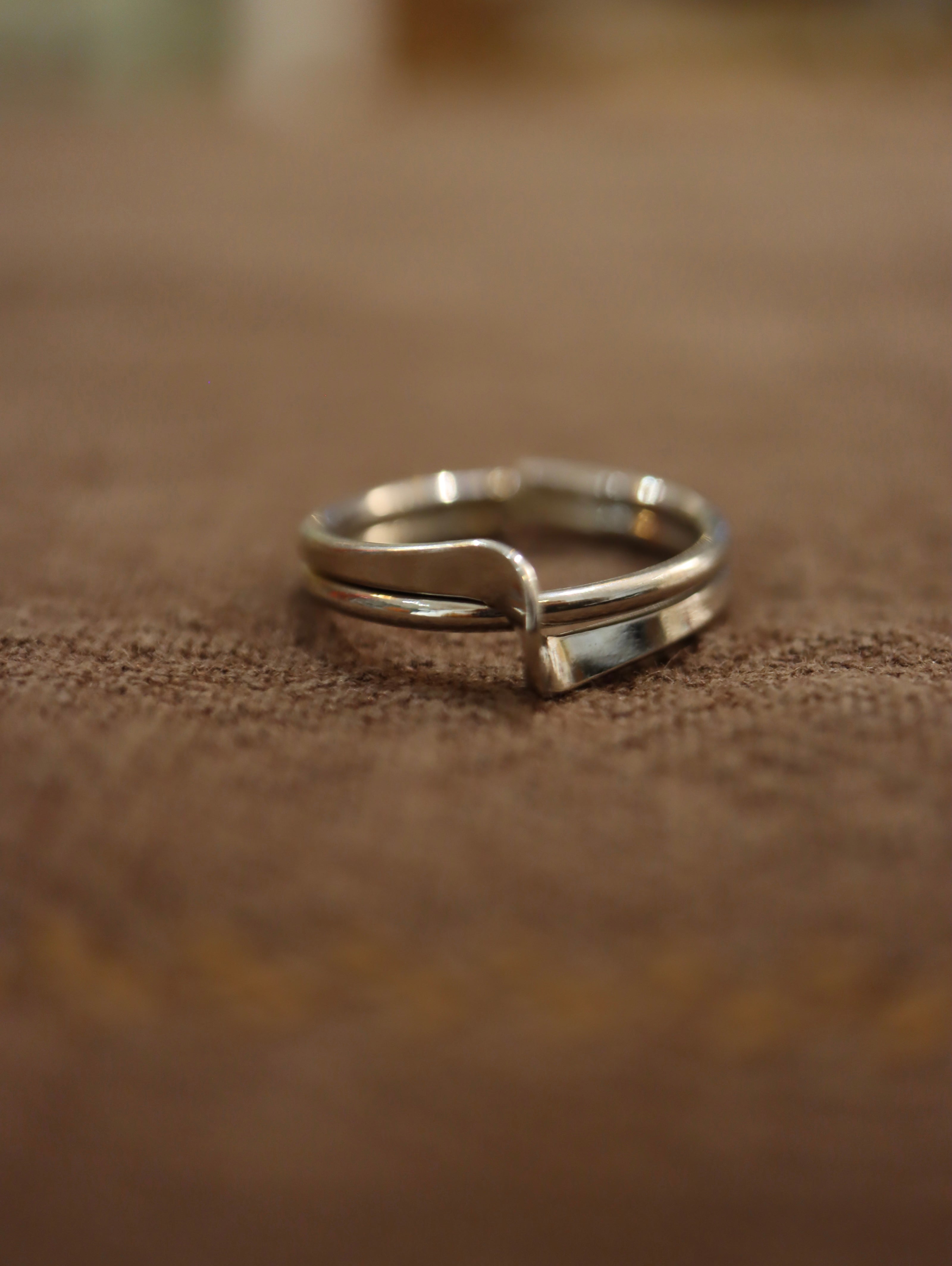 Wave & twist open size ring