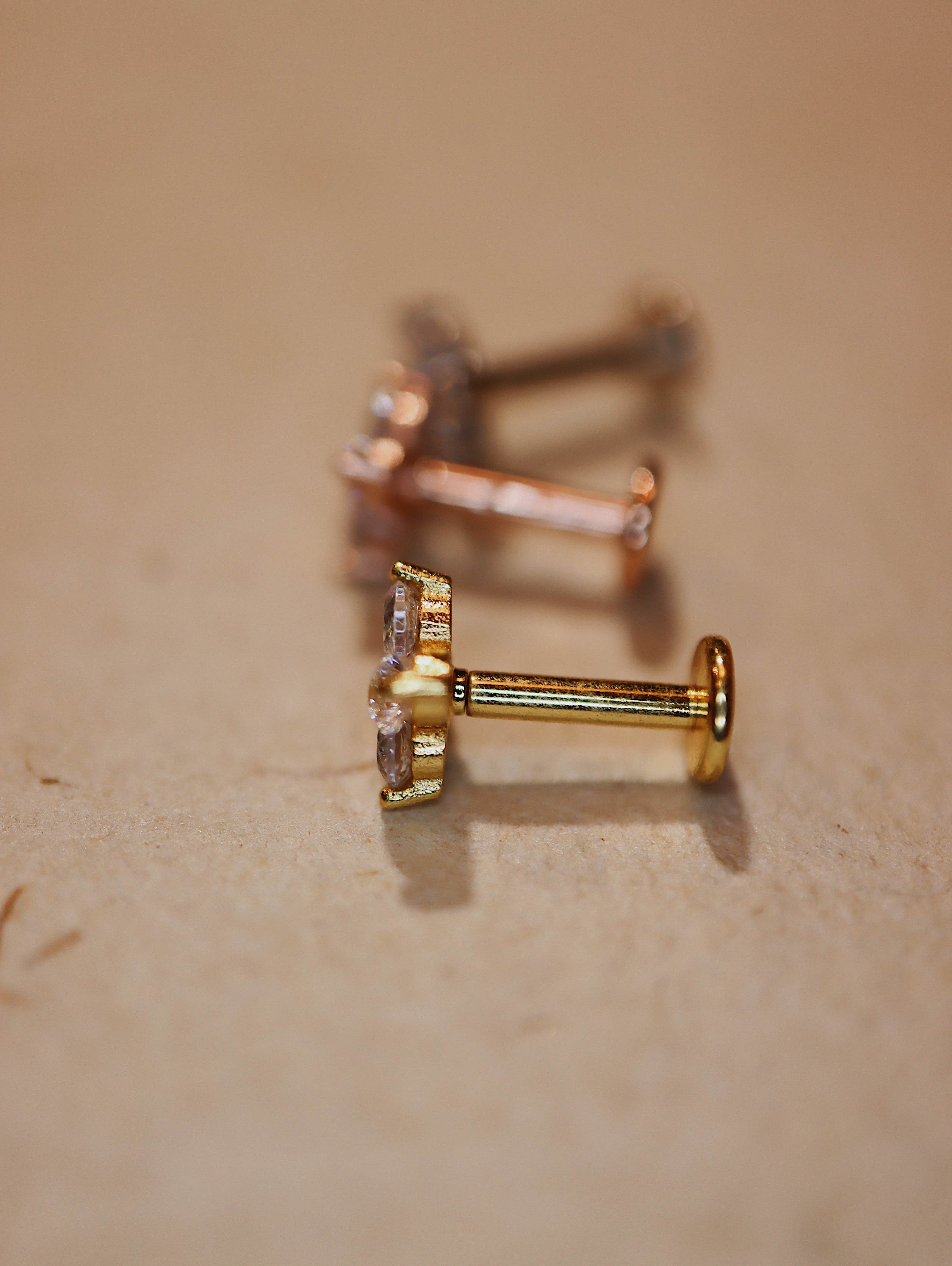 Push-pin stud flat back earring