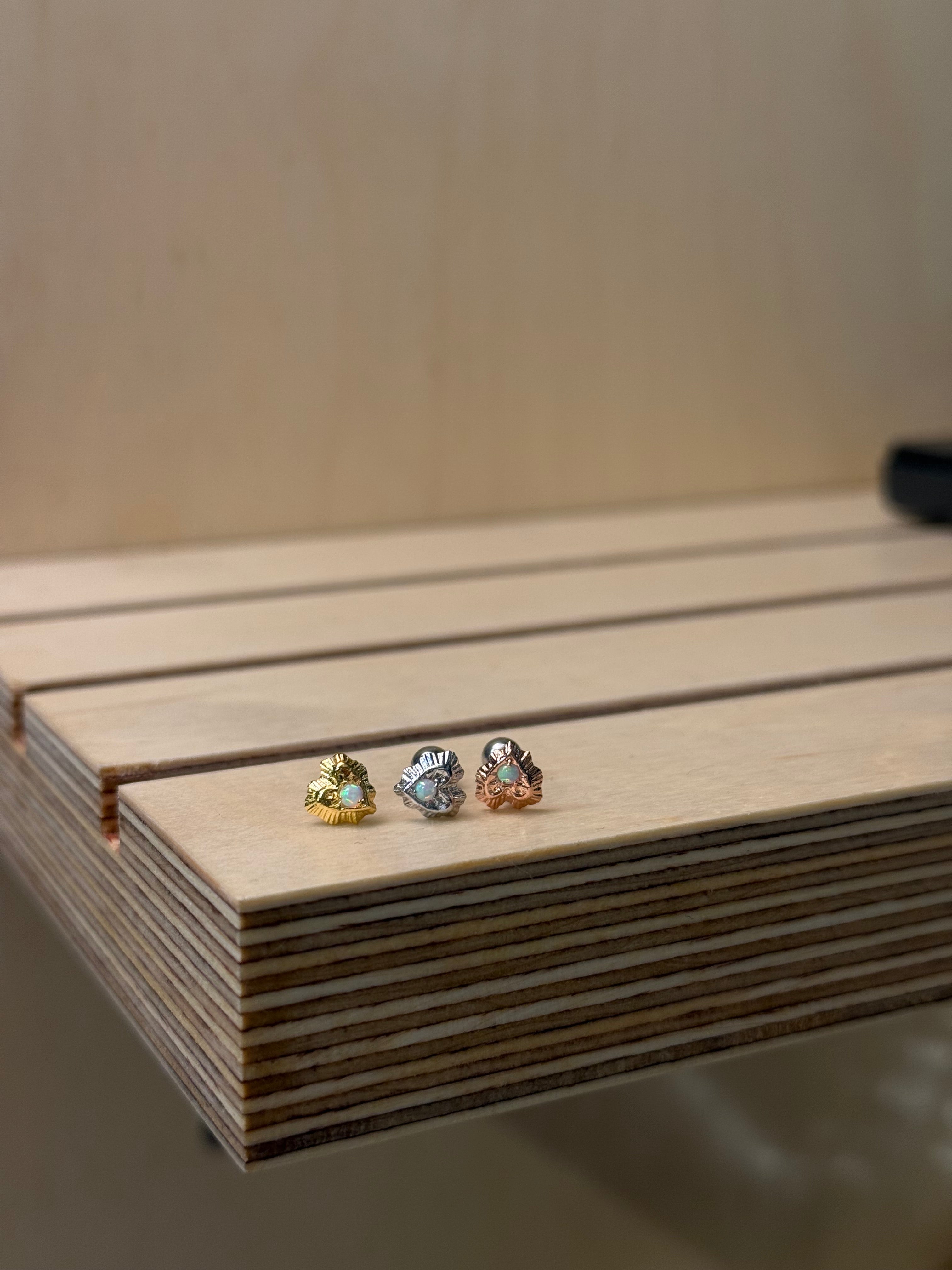 Heart opal stud piercing earring (1pc)