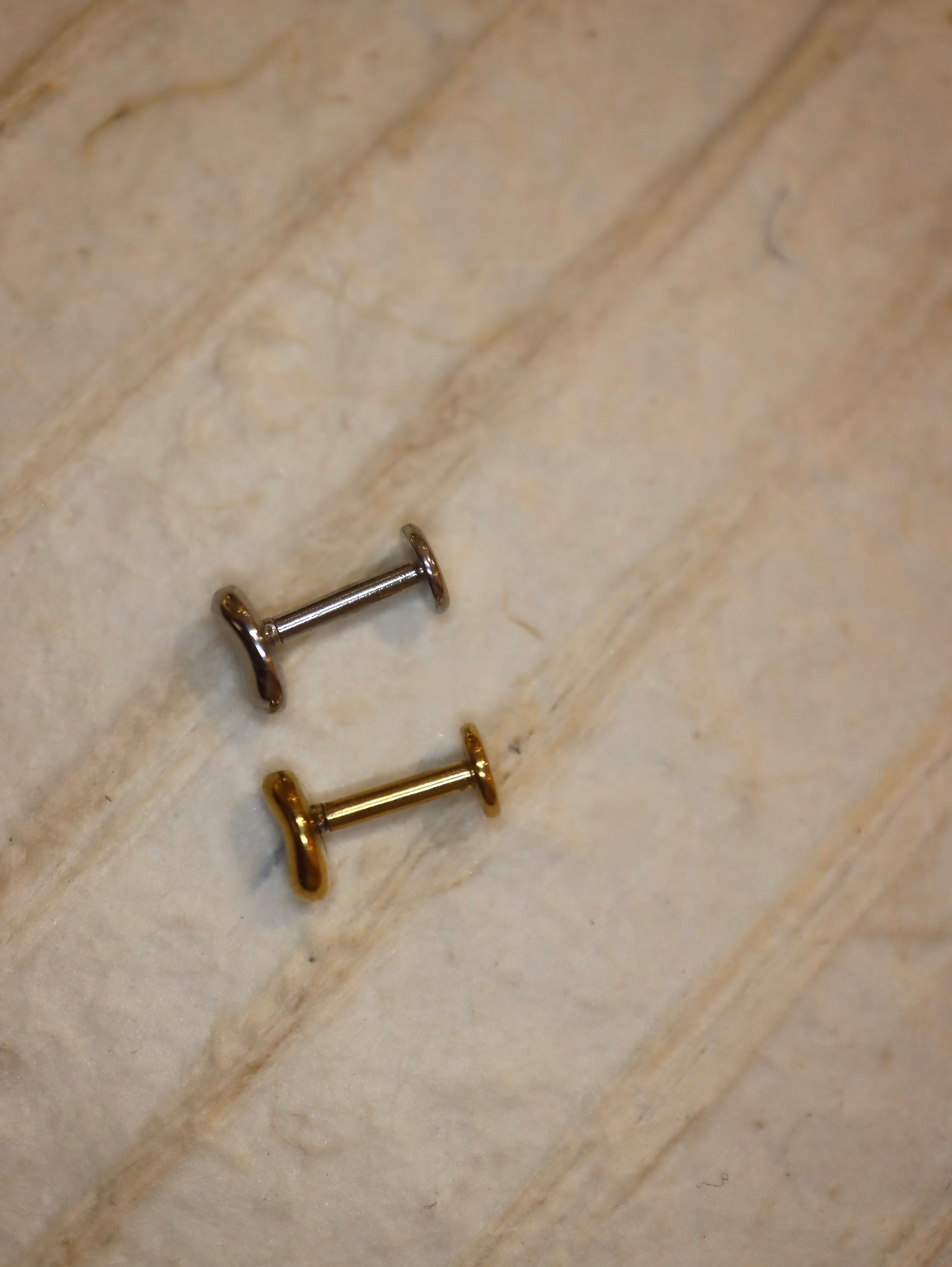 Bean stainless steel labret threadlsss piercing (1pc)