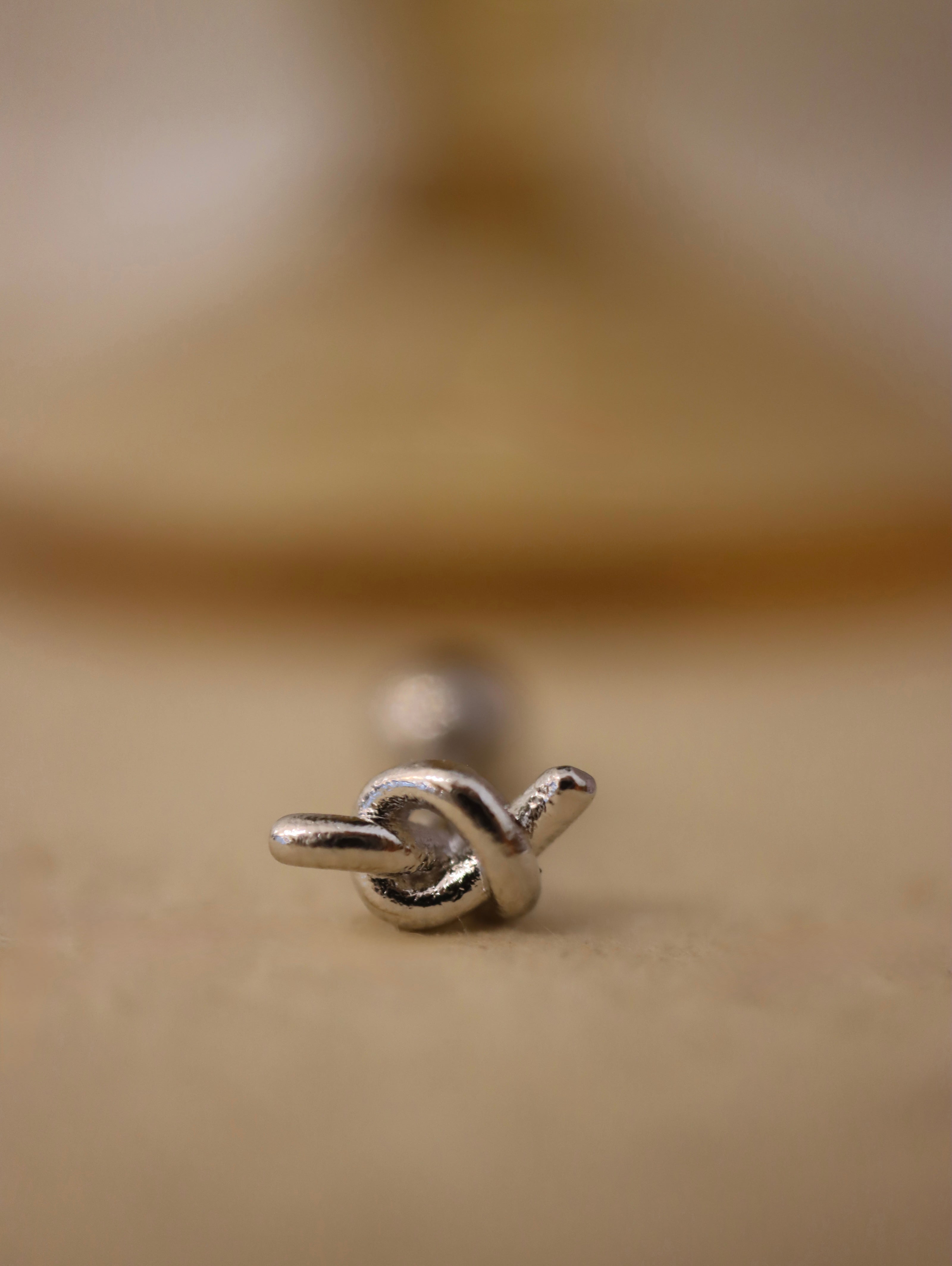 Knot surgical steel piercing stud (1pc)