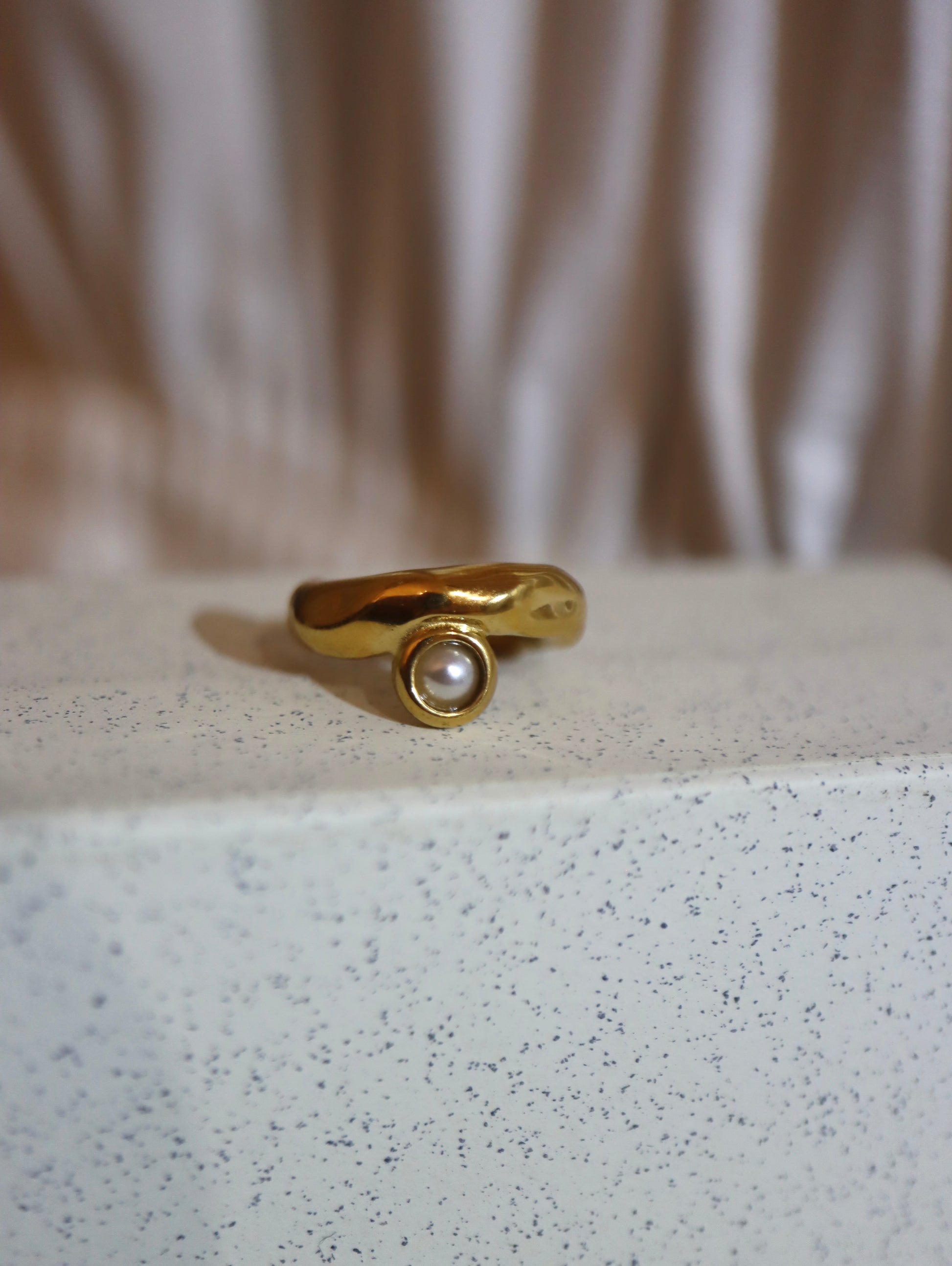 Pearl stainless steel Earcuff