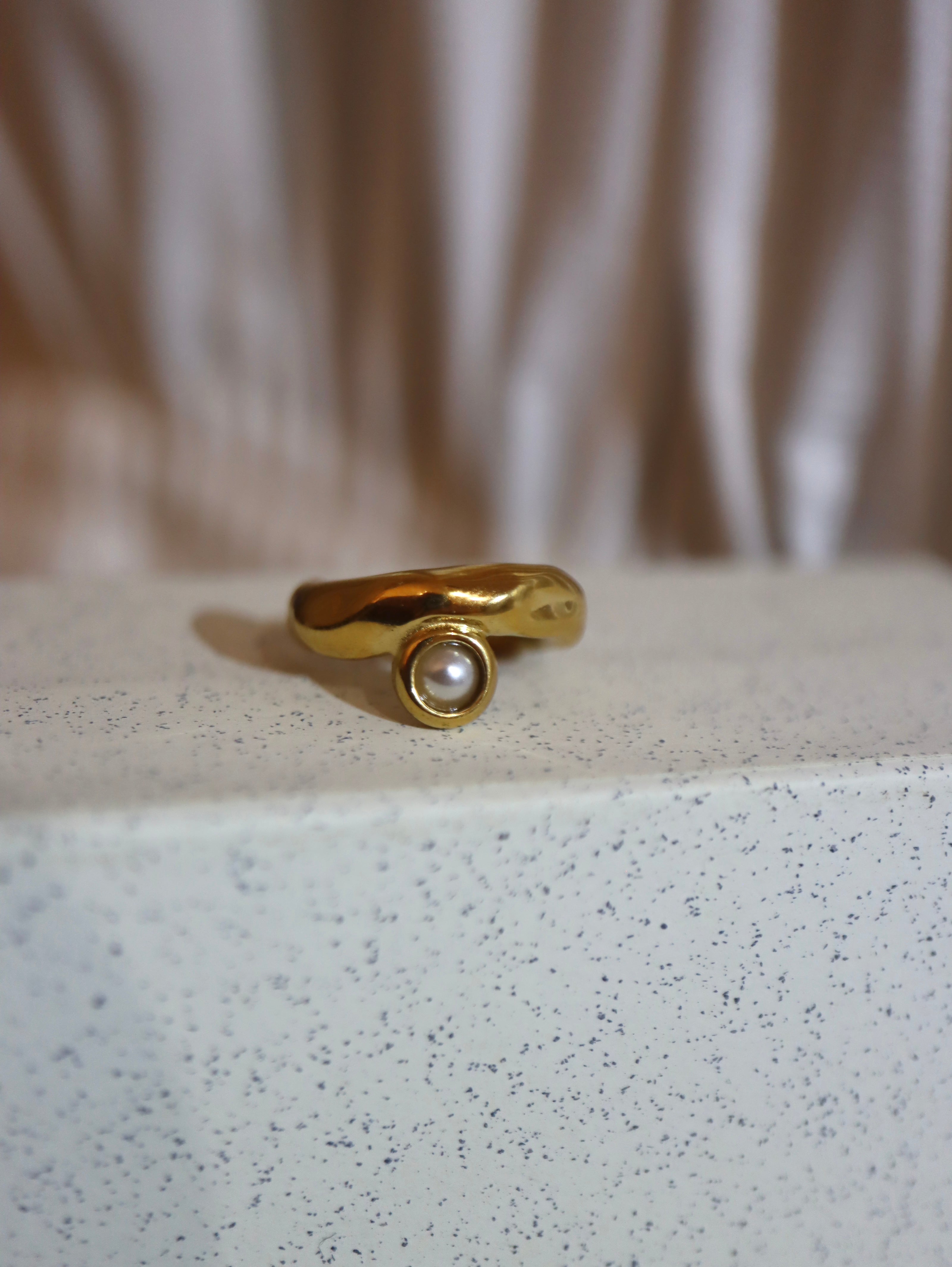Pearl stainless steel Earcuff