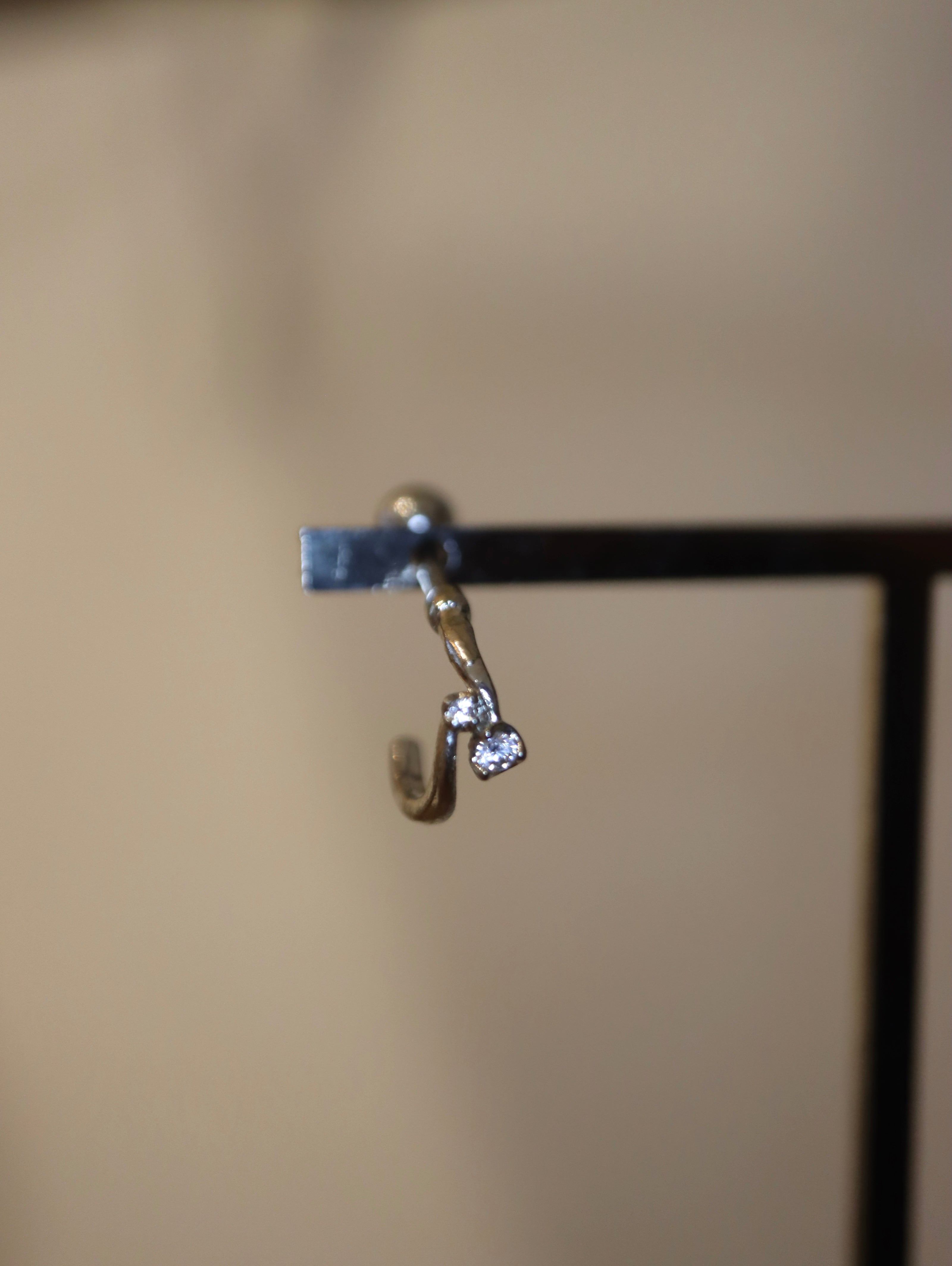 C-Ring Illusion Stud Surgical Steel Piercing (1pc)