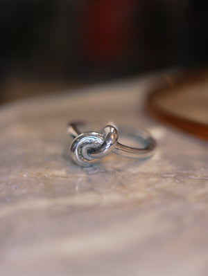 Knot silver925 ring (size 6)