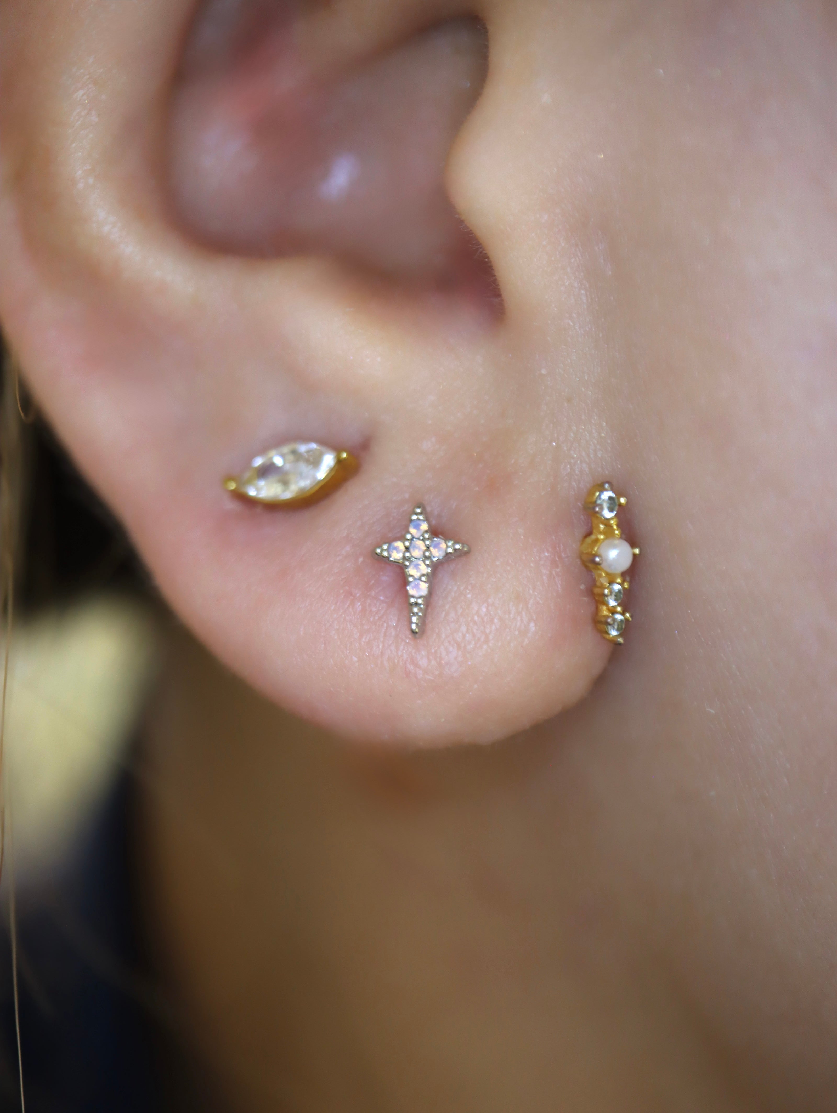 Stella Cross Stud Surgical Steel Piercing (1pc)