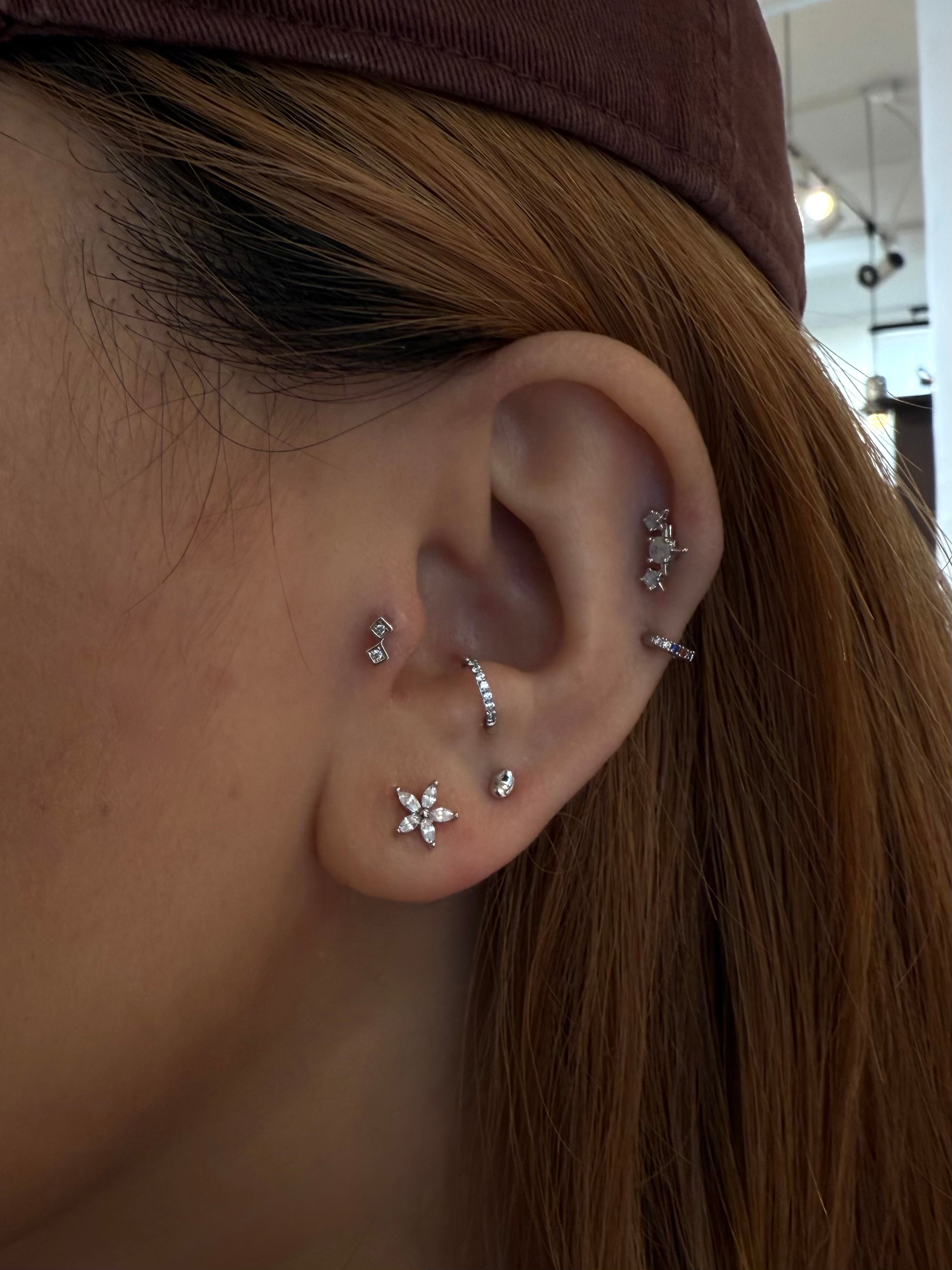 Flower cz surgical steel earring