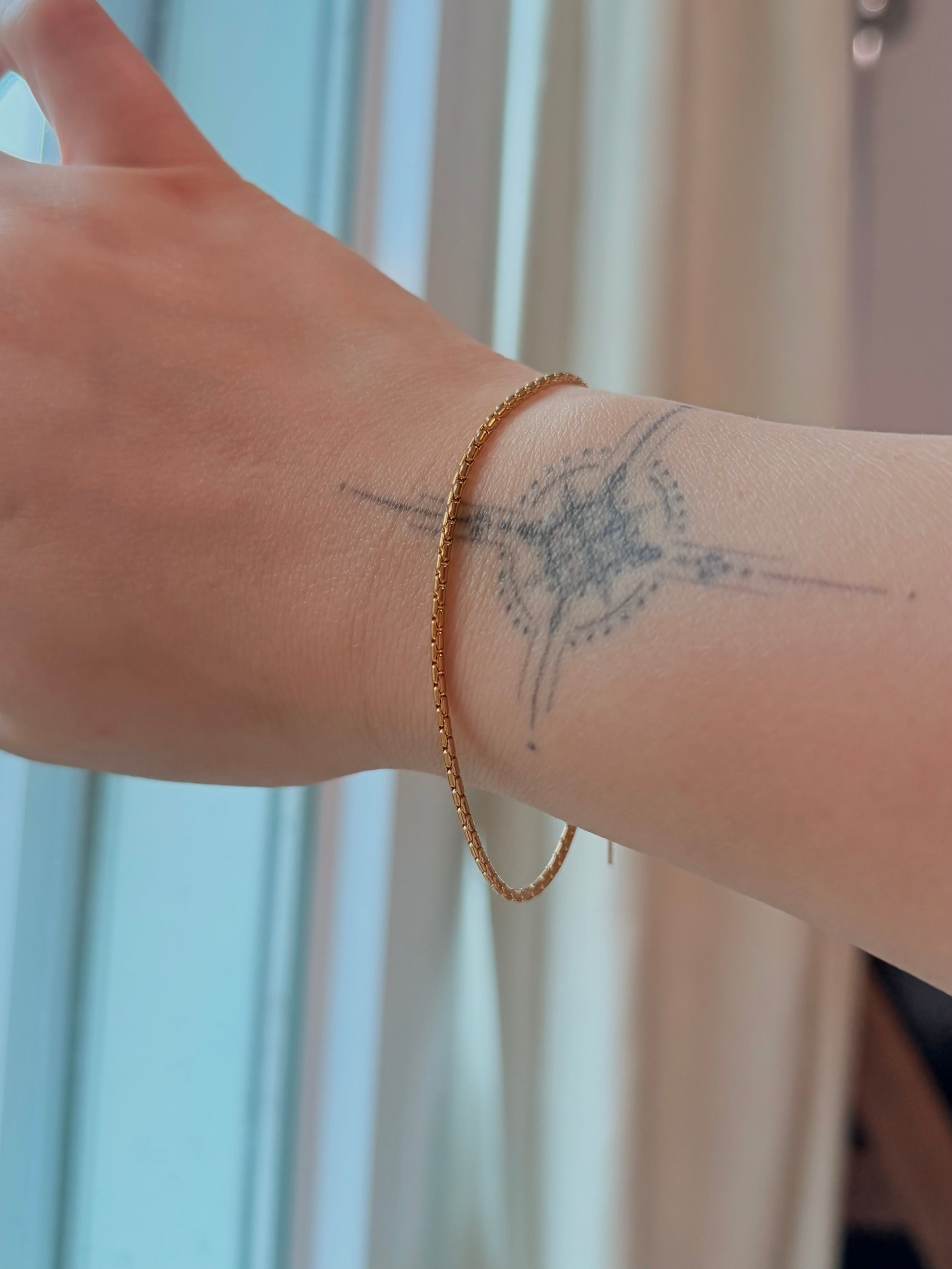 Stainless steel golden bracelet