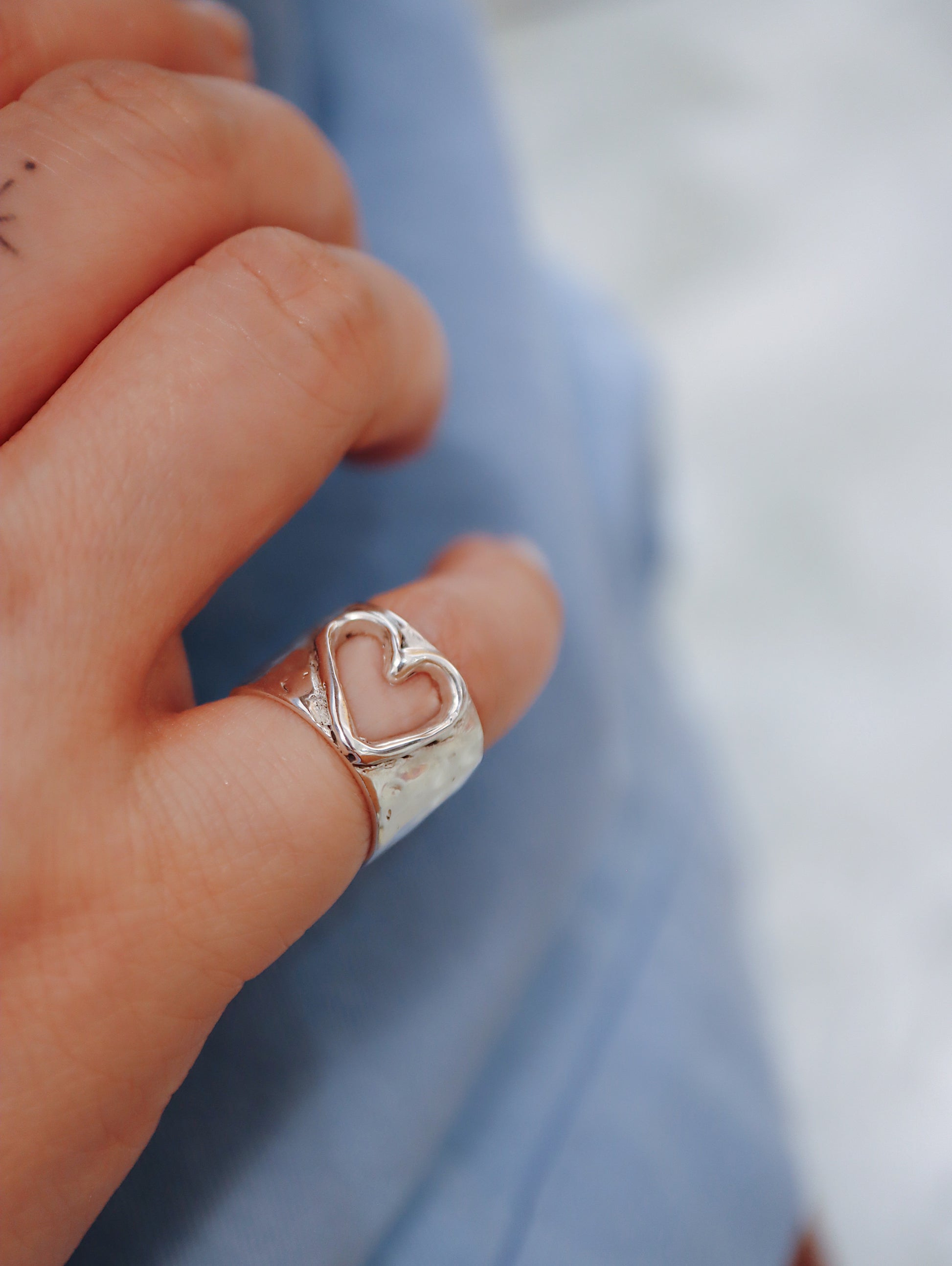 Handcrafted Hollow heart band  925 silver pinky / midi ring