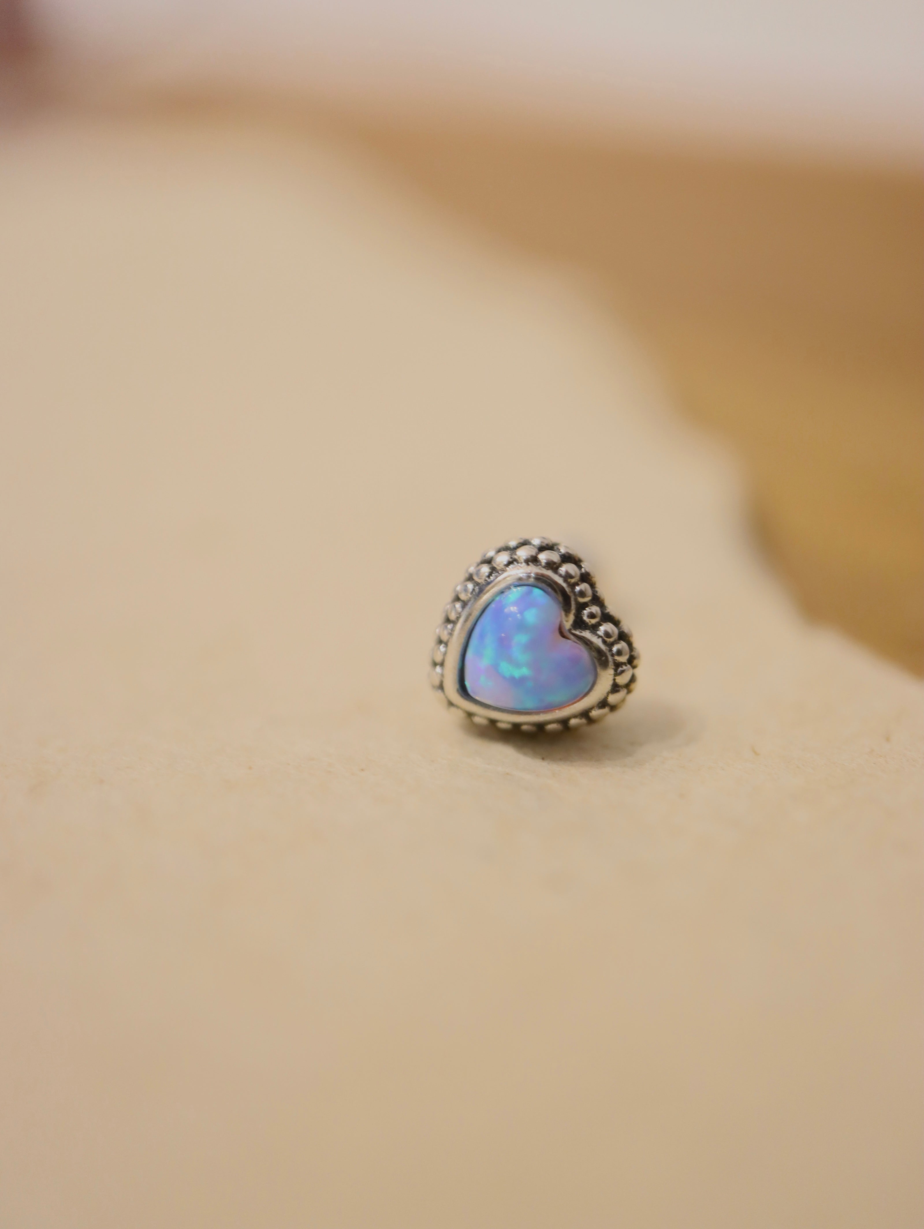 Heart Opal 925 silver stud earring (1pc)
