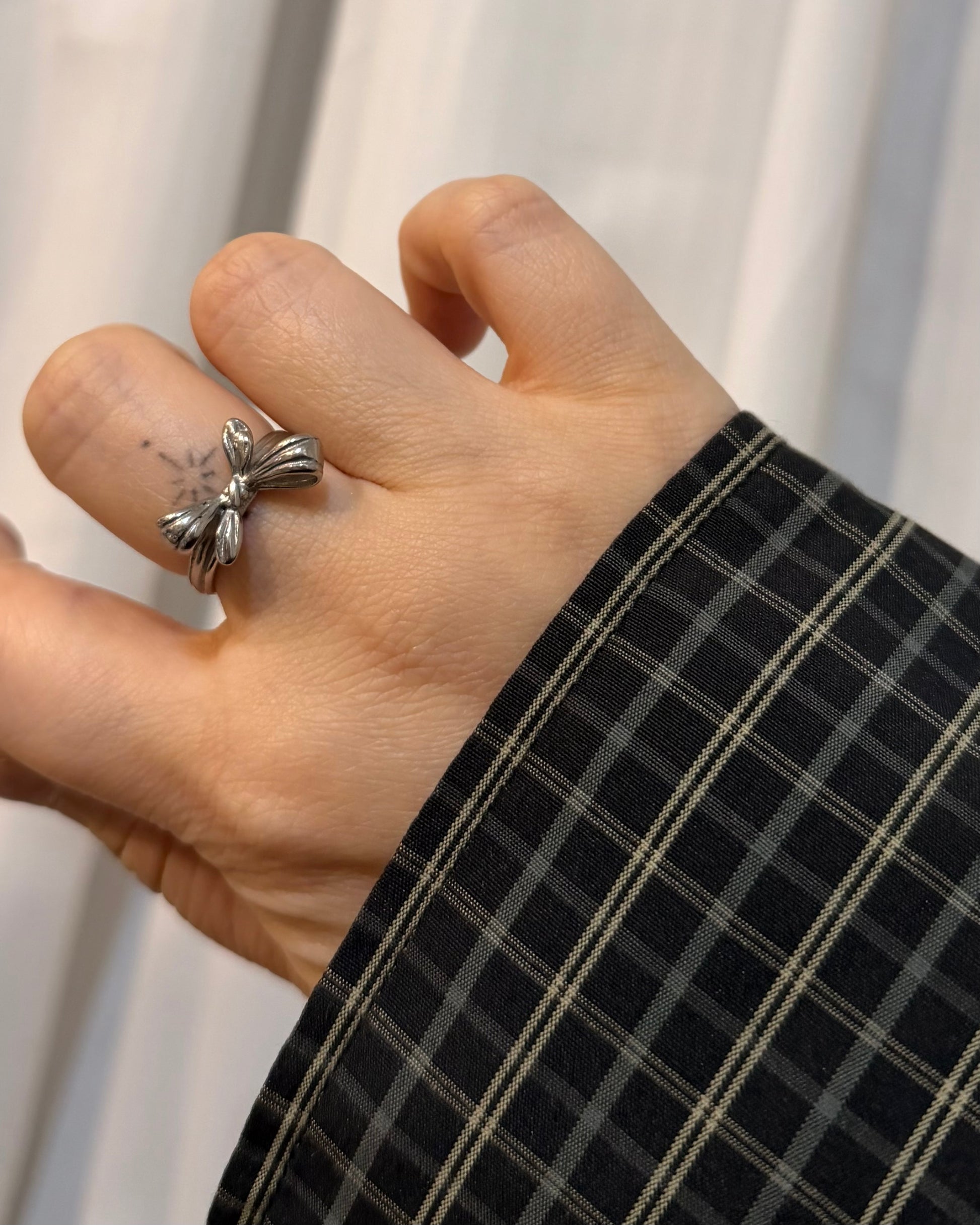 Ribbon stainless steel ring