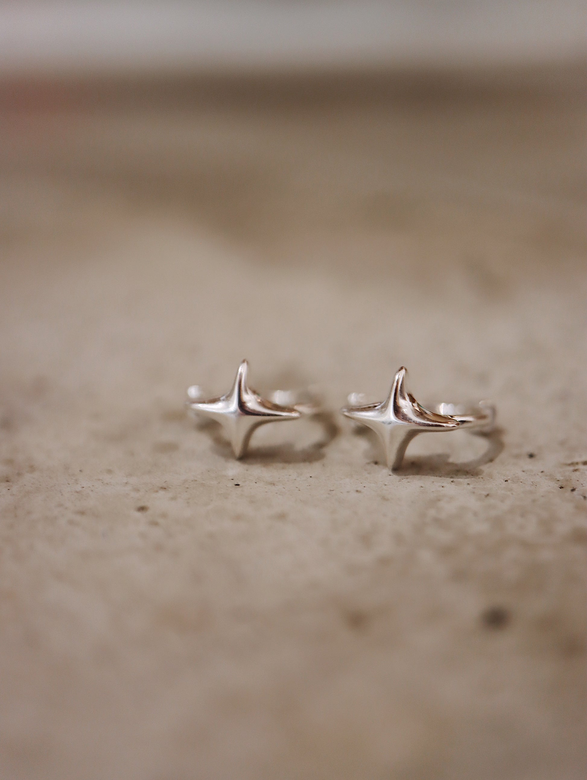 Star 925 silver hinged hoop earrings
