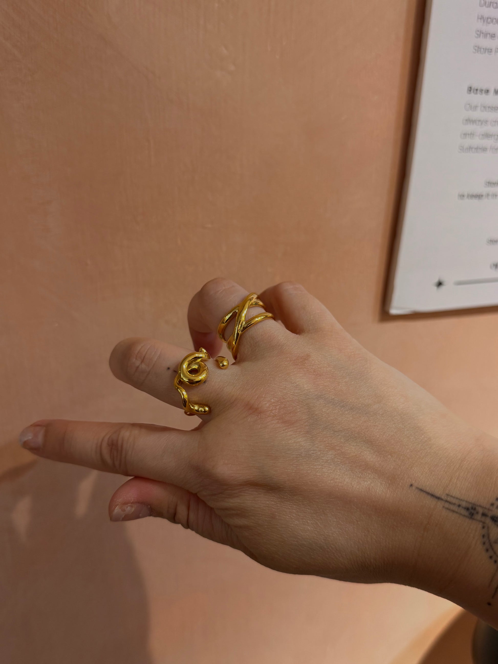 Twist orbit ring