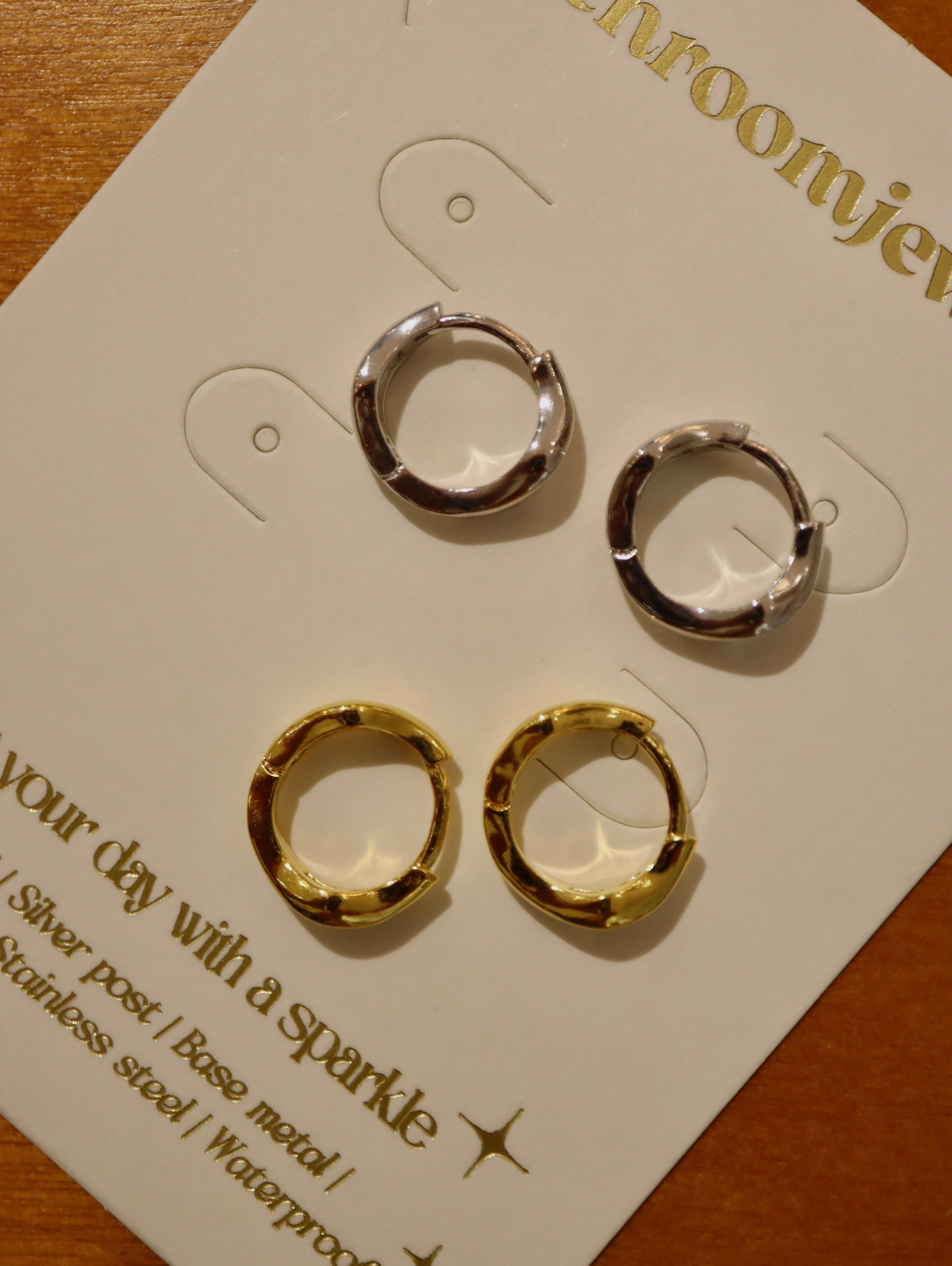 Wavelet CZ Hinged Hoop Earrings