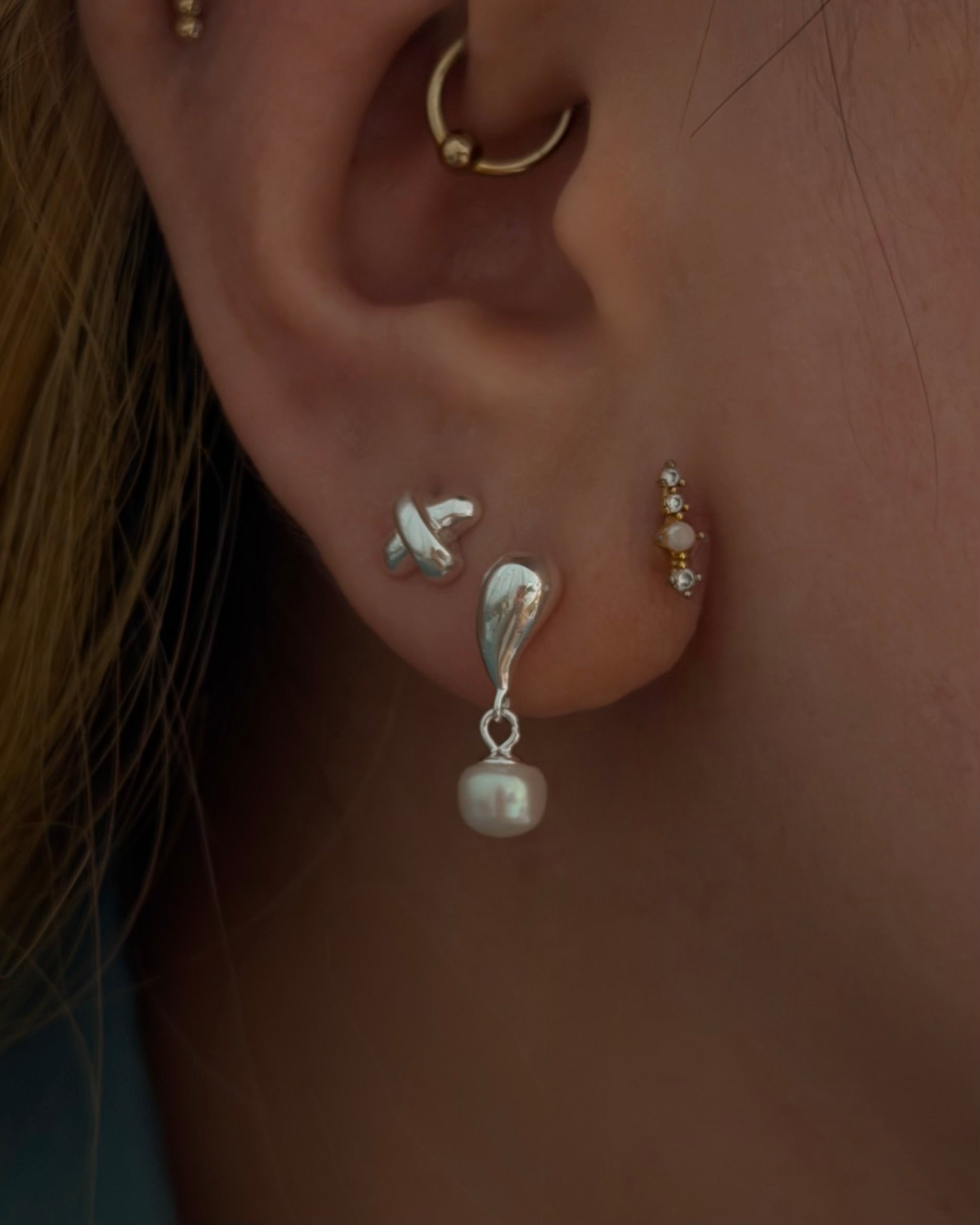 Dewdrop Pearl 925 Silver Earrings