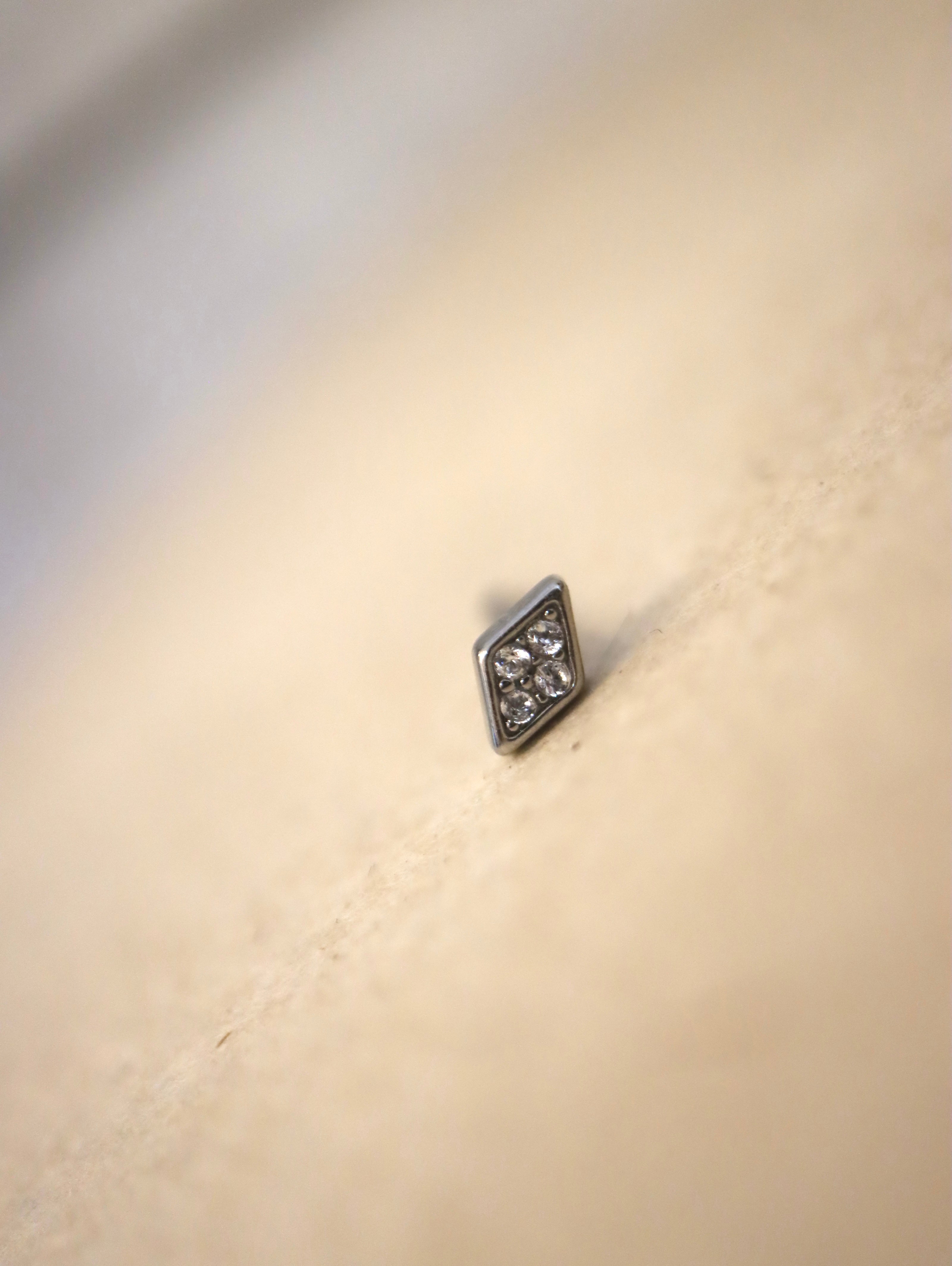 Rhombus surgical steel stud piercing earring (1pc)