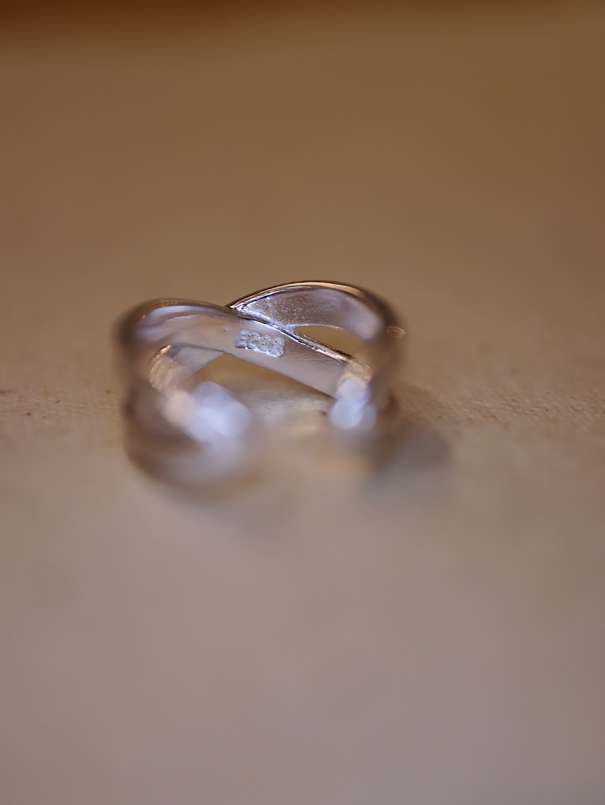 Crisscross 925 silver Earcuff