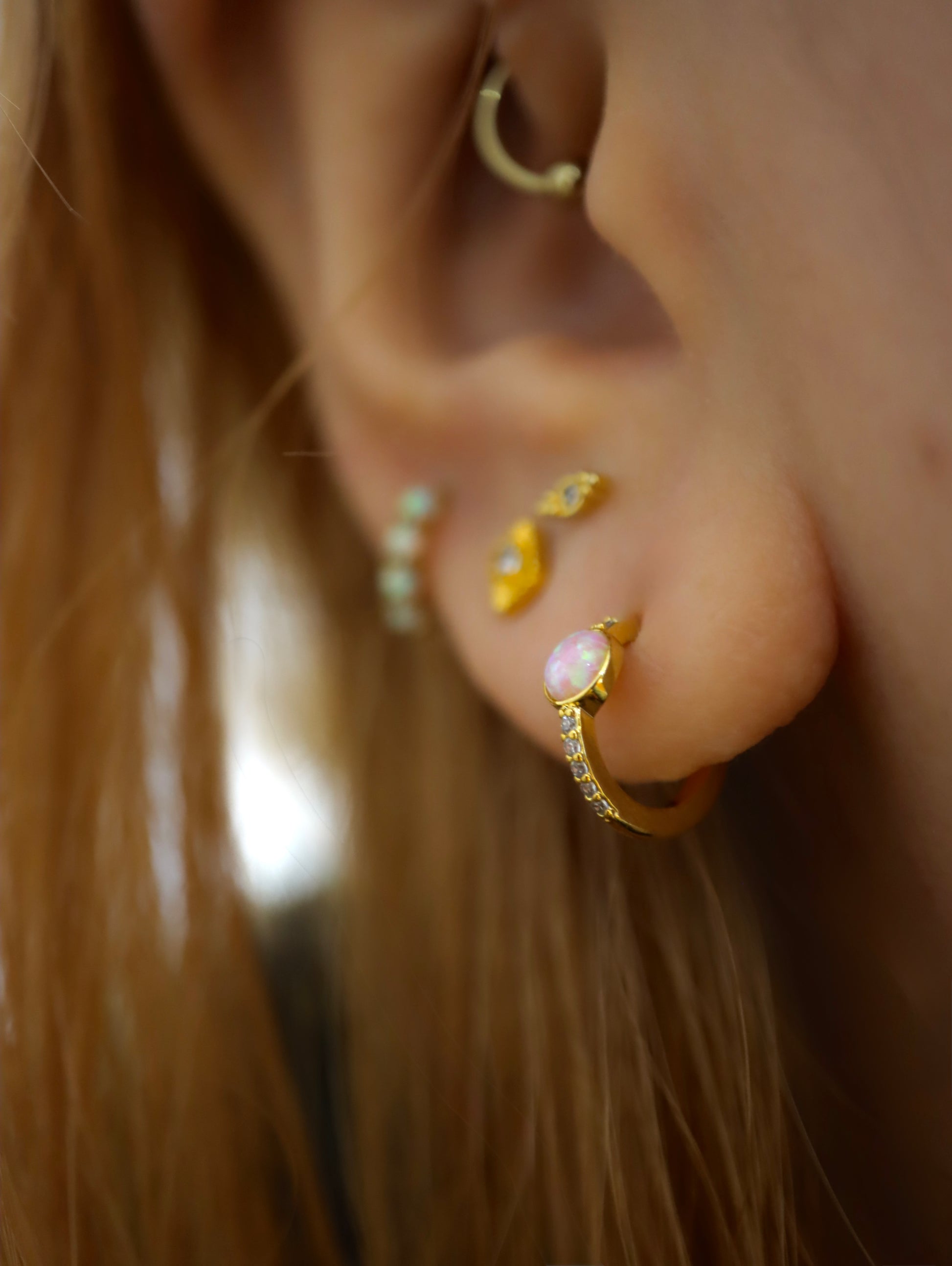 Round stone cz earrings