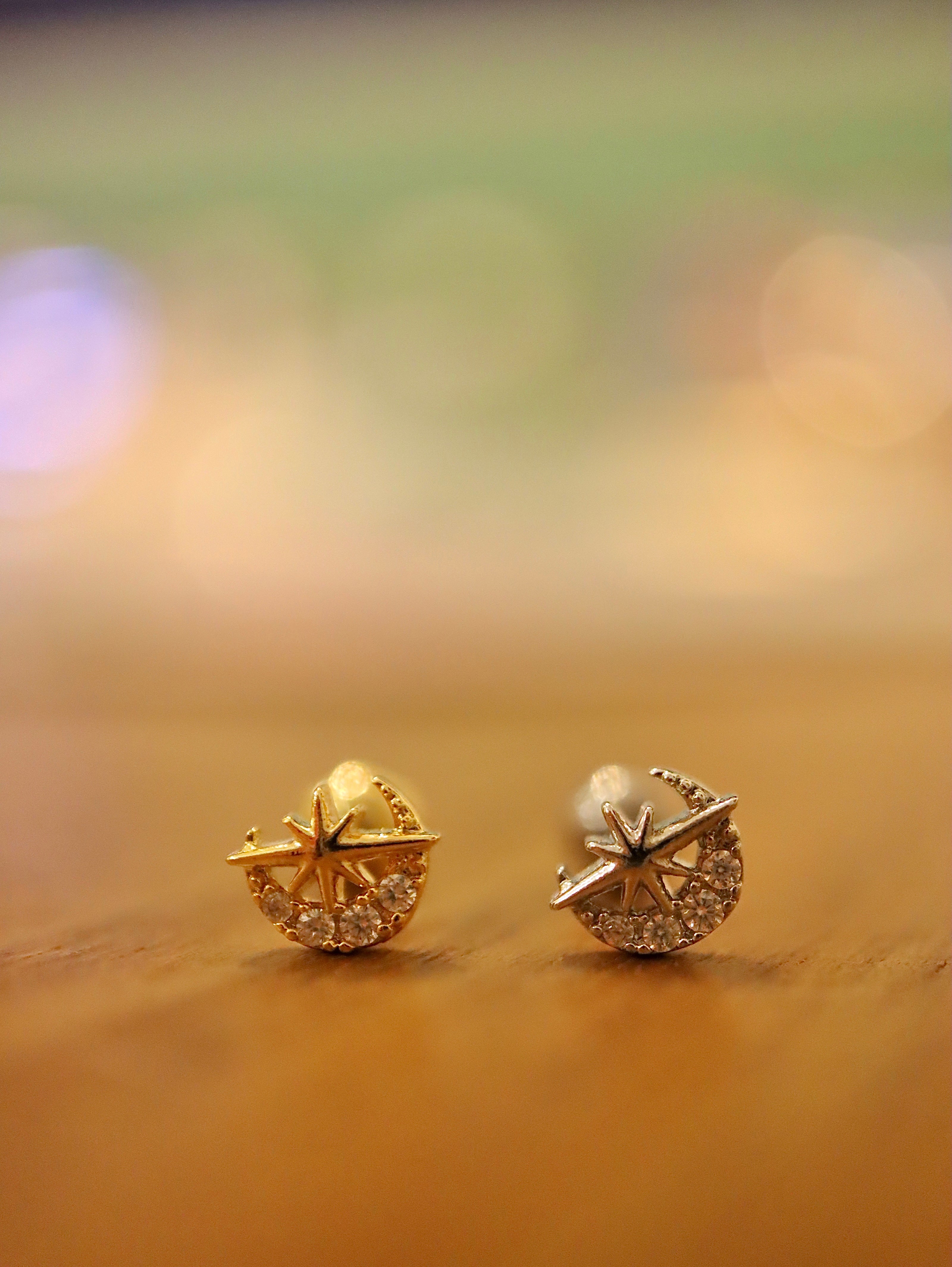 Crescent cz sparkle stud piercing (1pc)