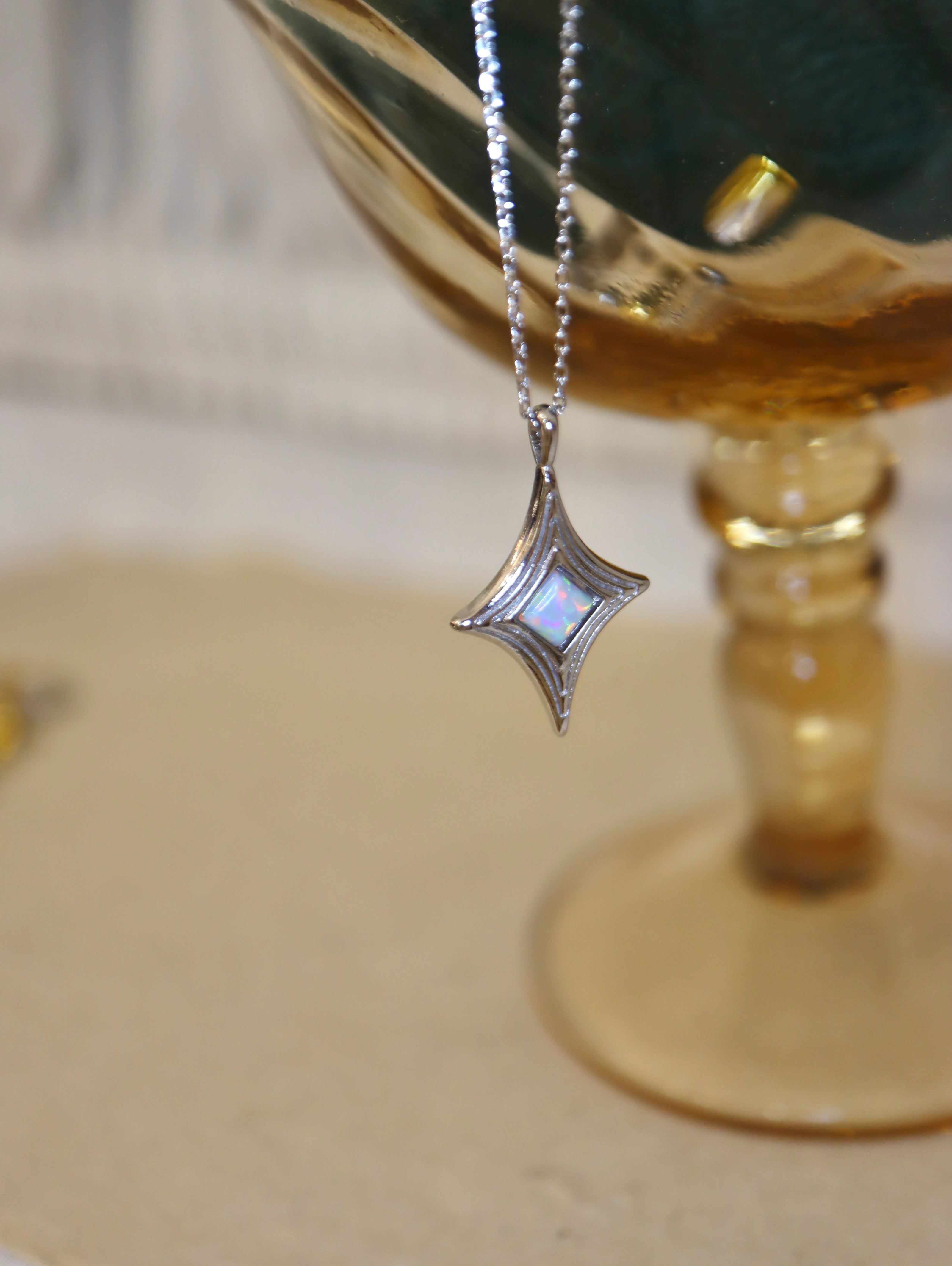 Rhombus Starlet brass necklace