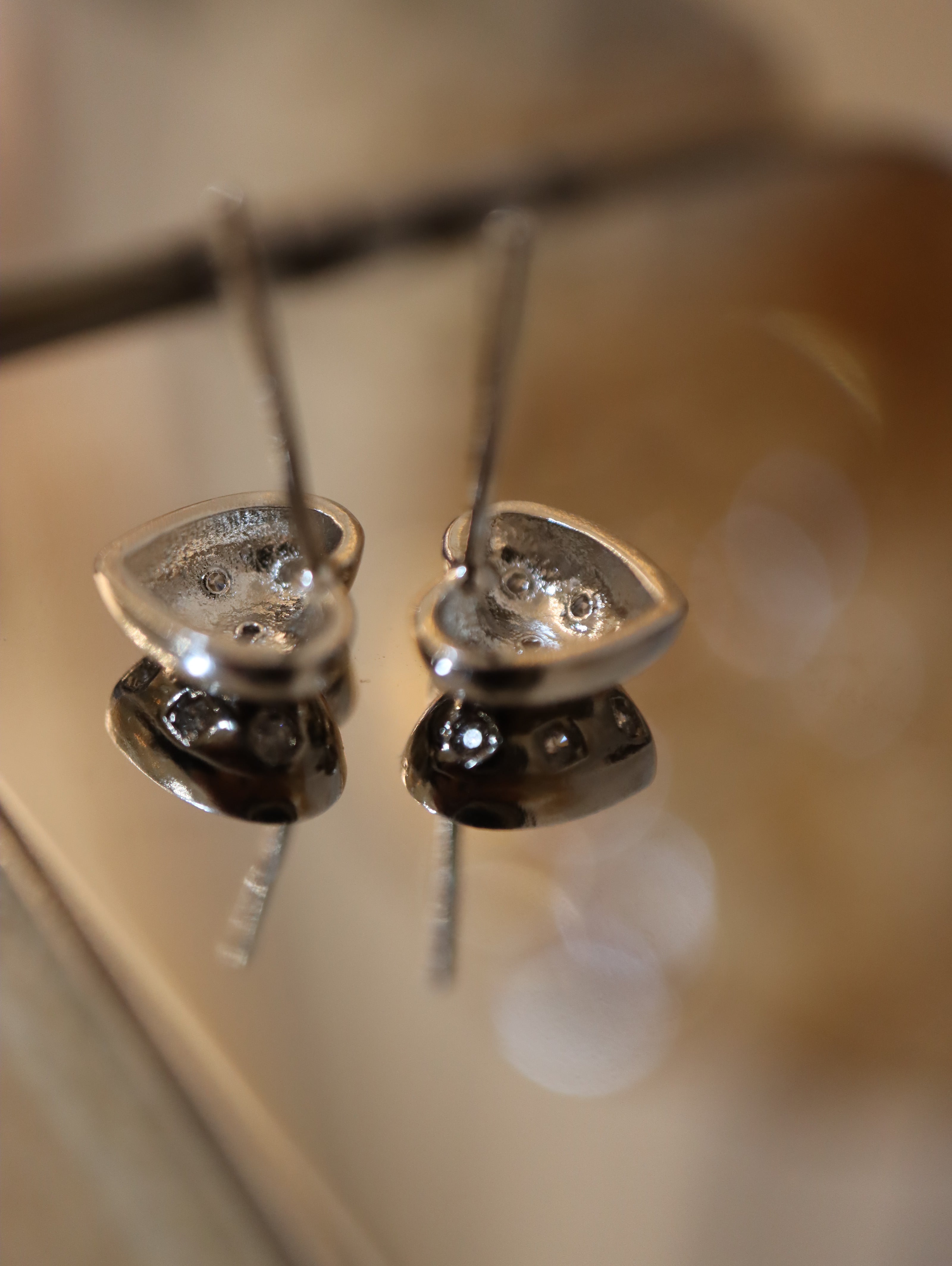 Heart stud earrings