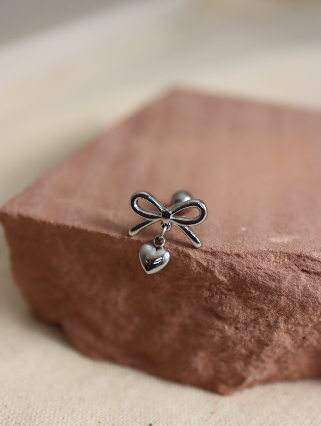 Ribbon surgical steel (heart/pearl)
