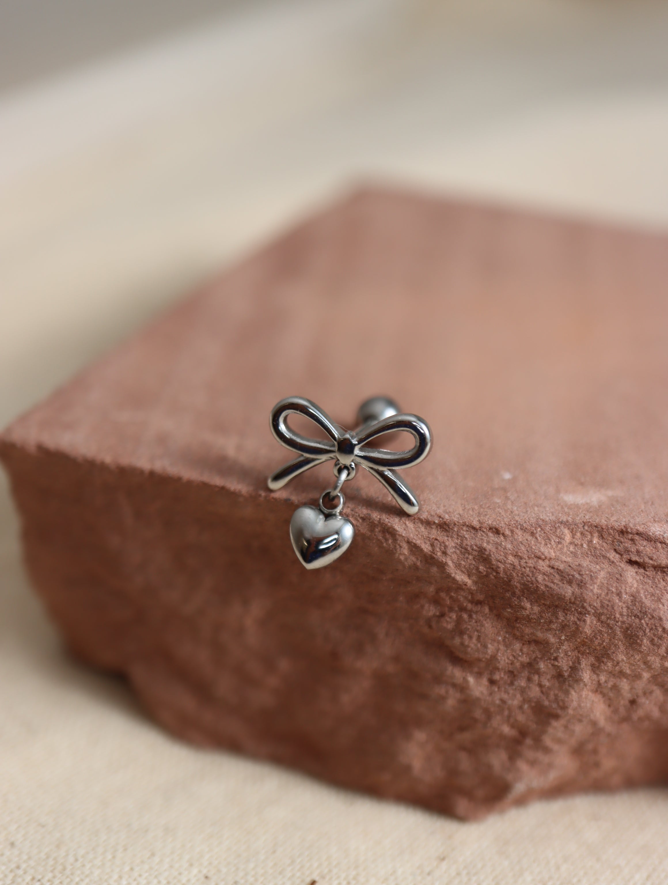 Ribbon surgical steel piercing (heart/pearl)