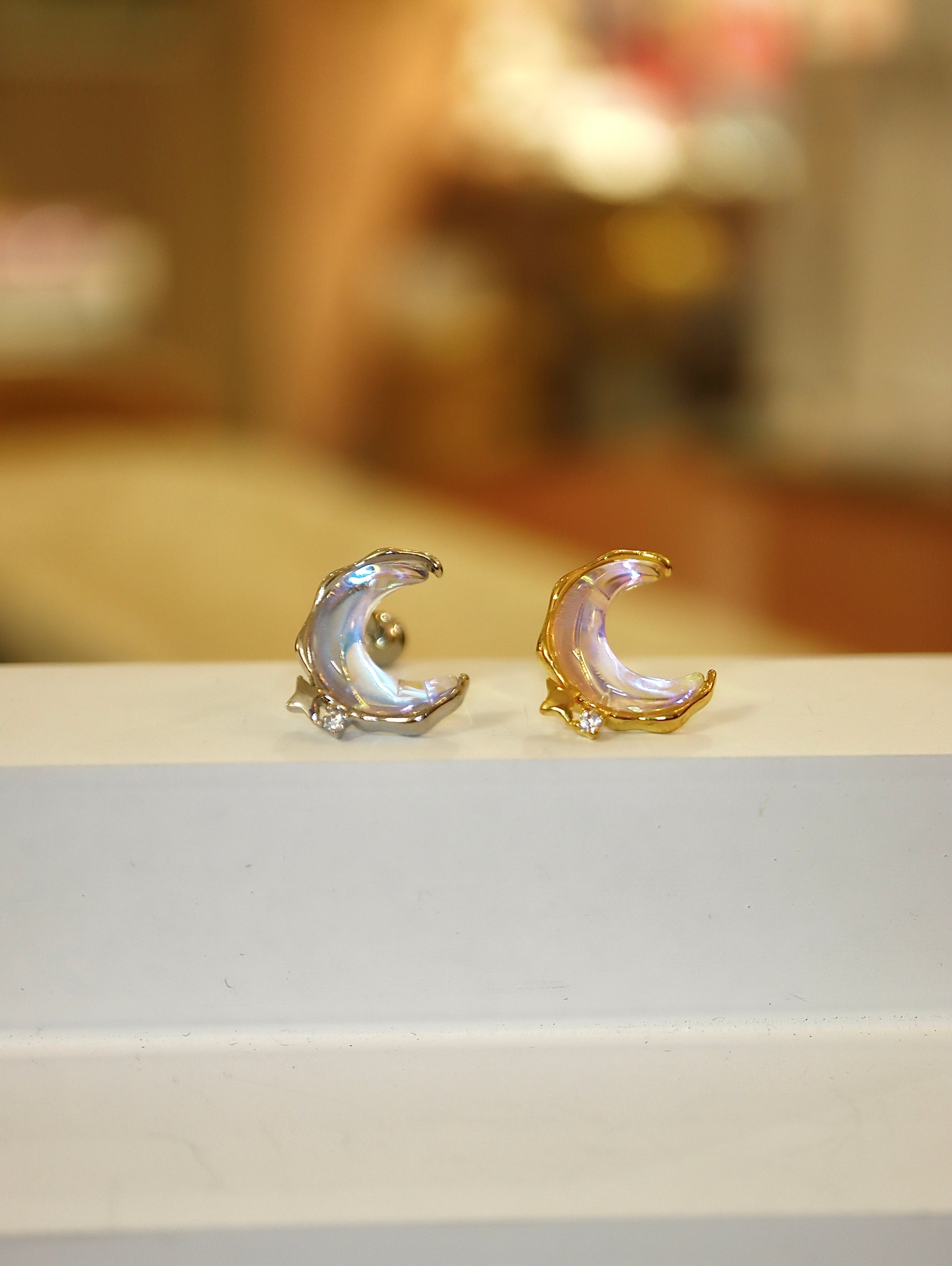 Crescent metallic surgical steel piercing (1pc)