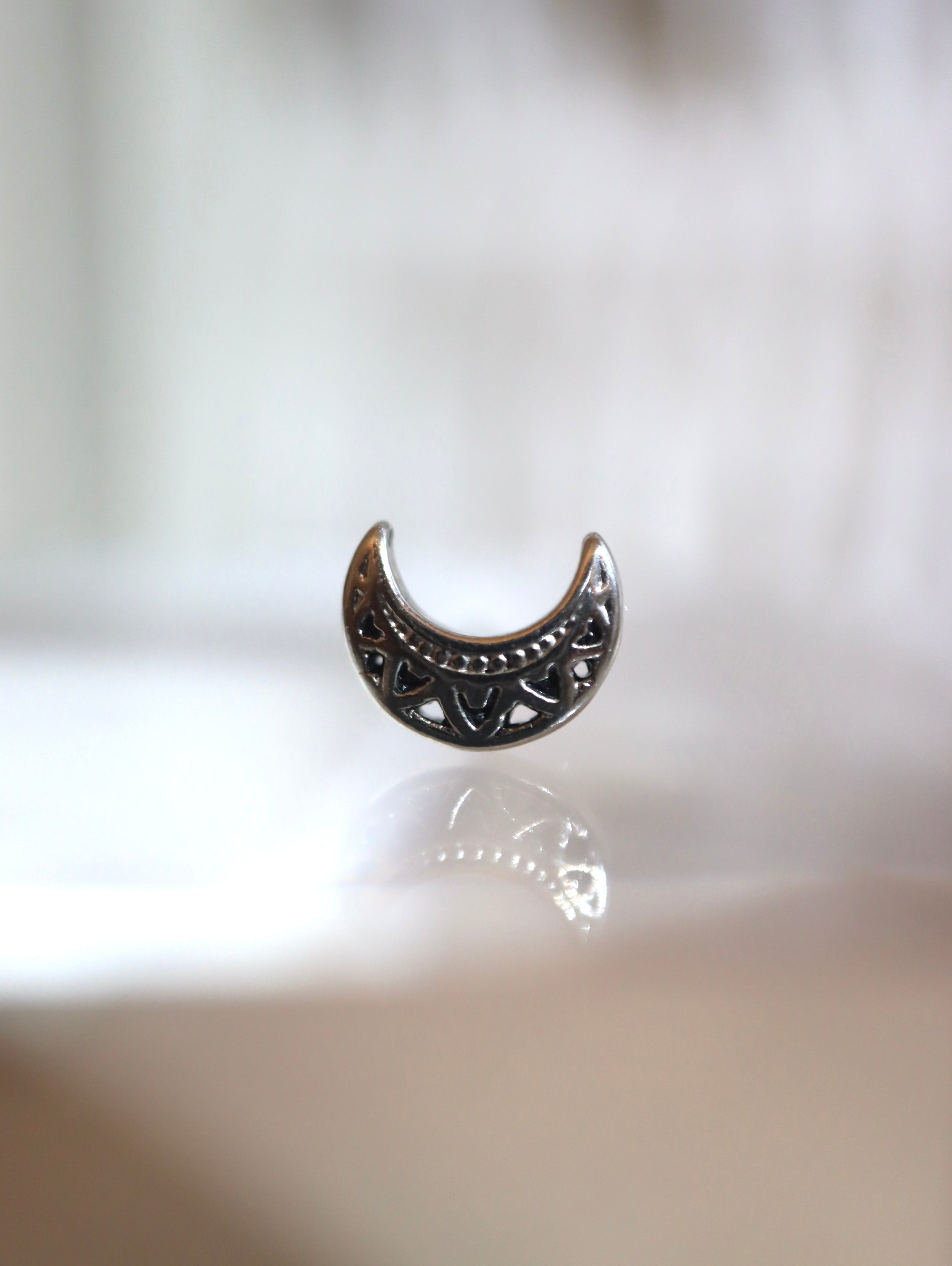 Crescent 🌙 stud surgical steel piercing (1pc)