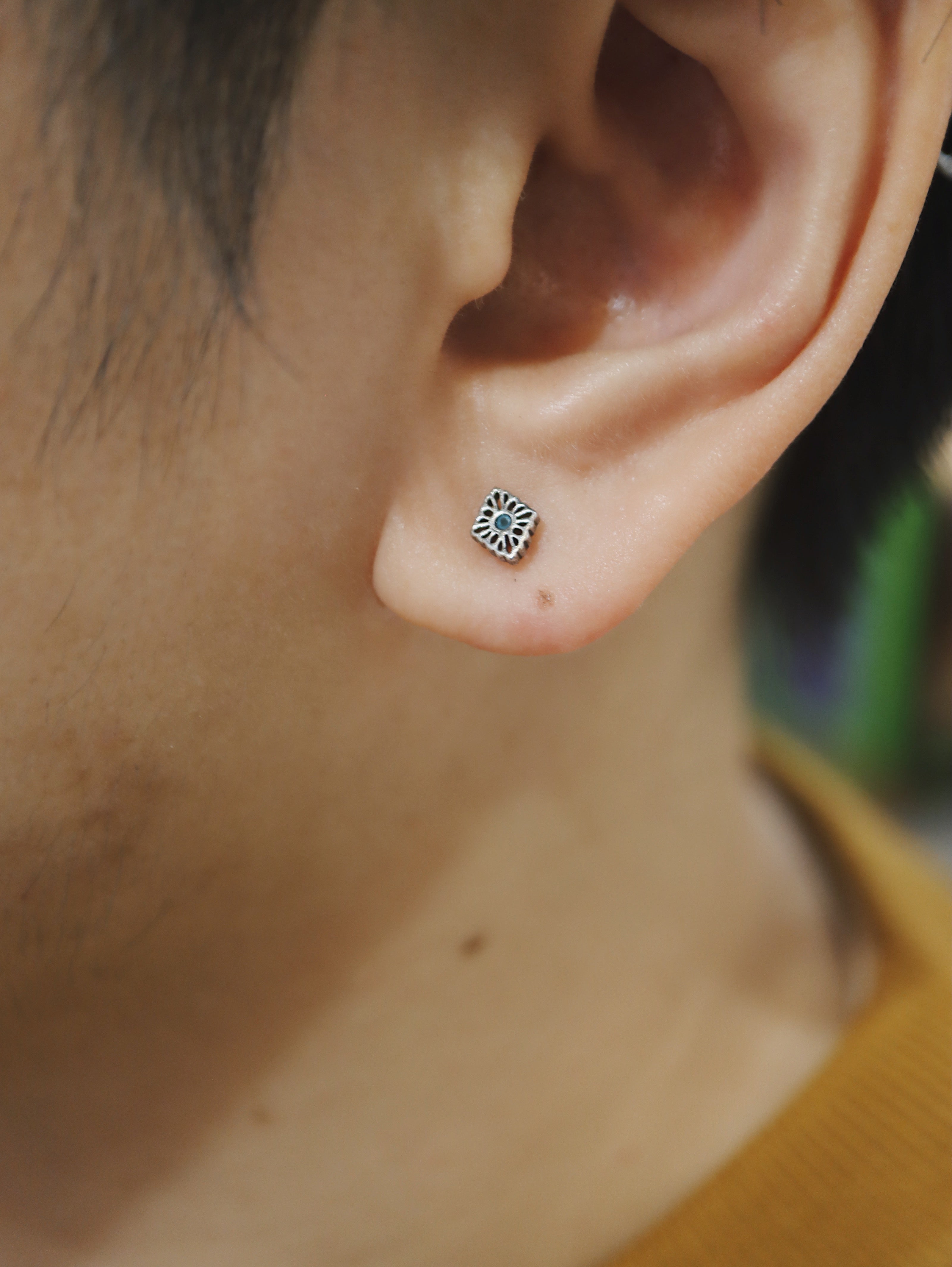 Rhombus shape stud surgical steel piercing earring