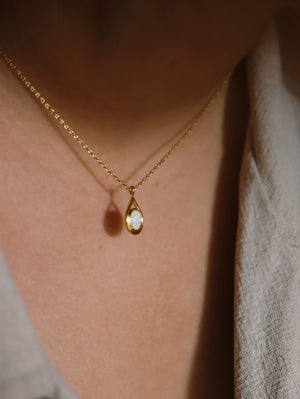 Teardrop opal brass necklace