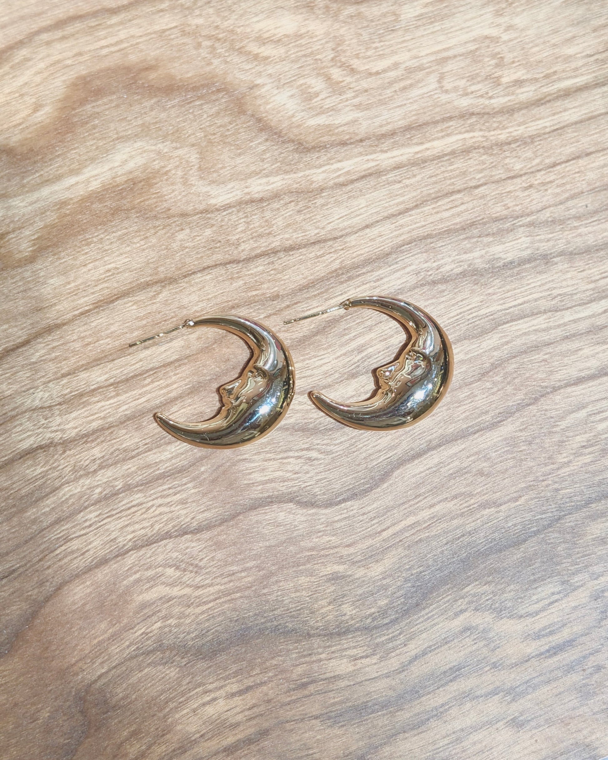 Crescent 🌙 moon earrings