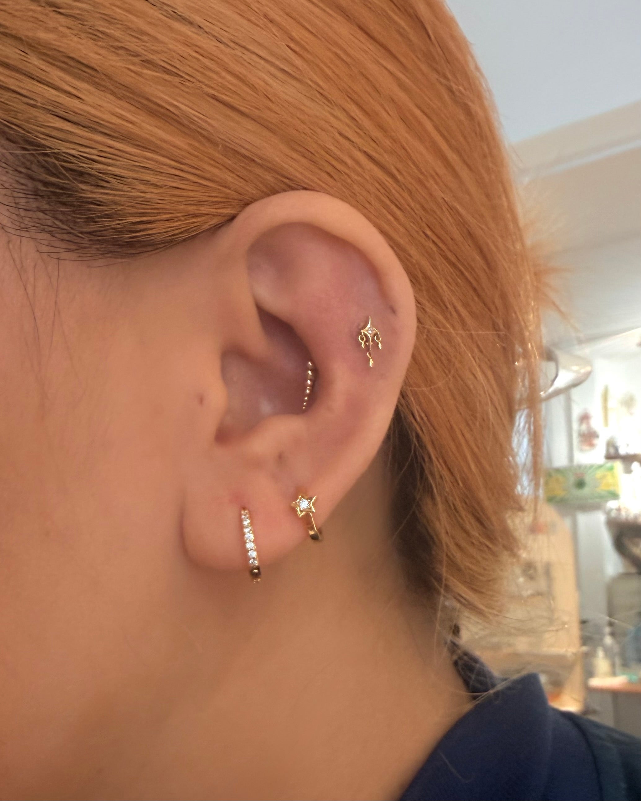 Star cz hinged hoop earring (1pc)