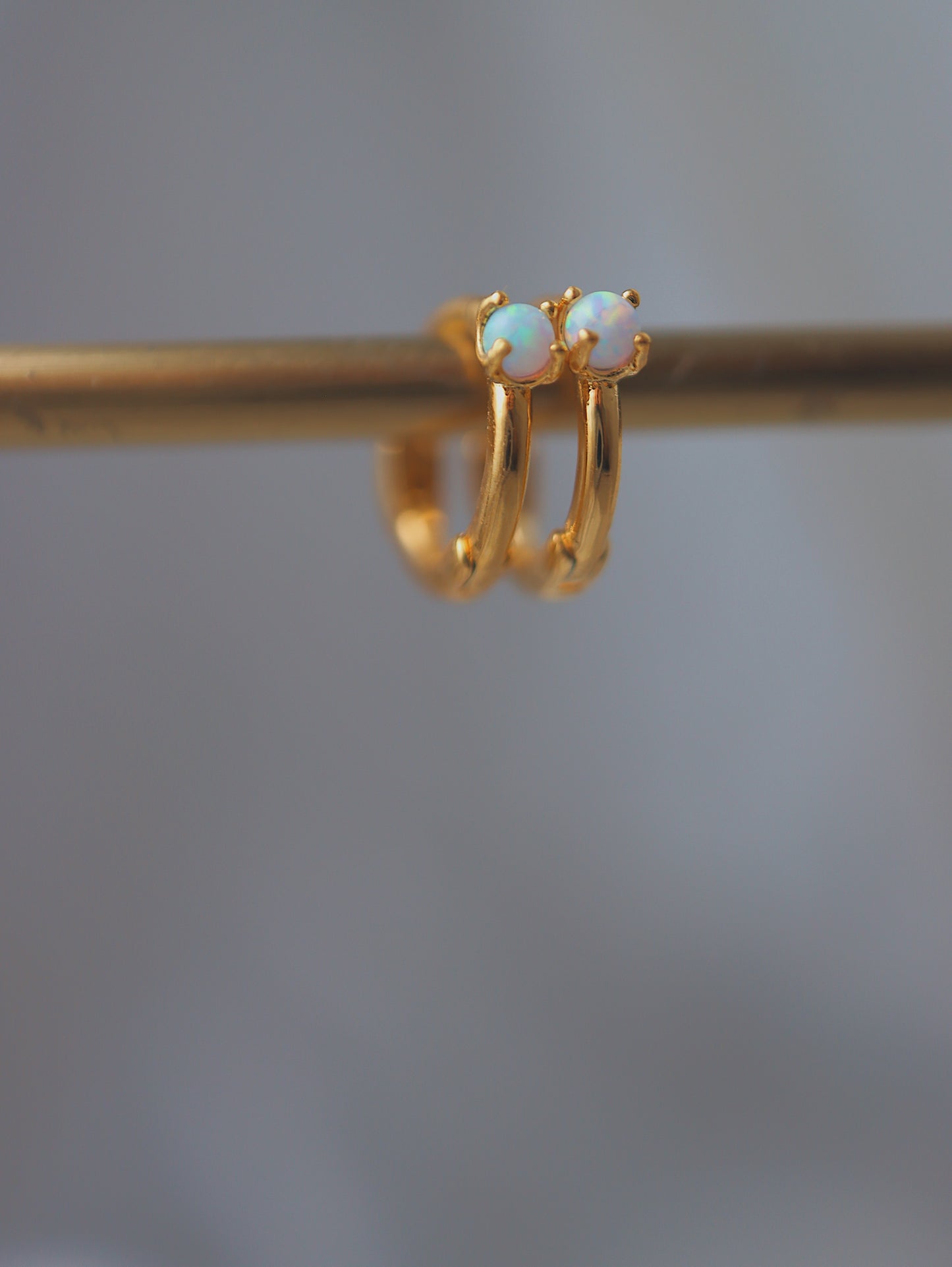 Mini huggie opal S925 earrings