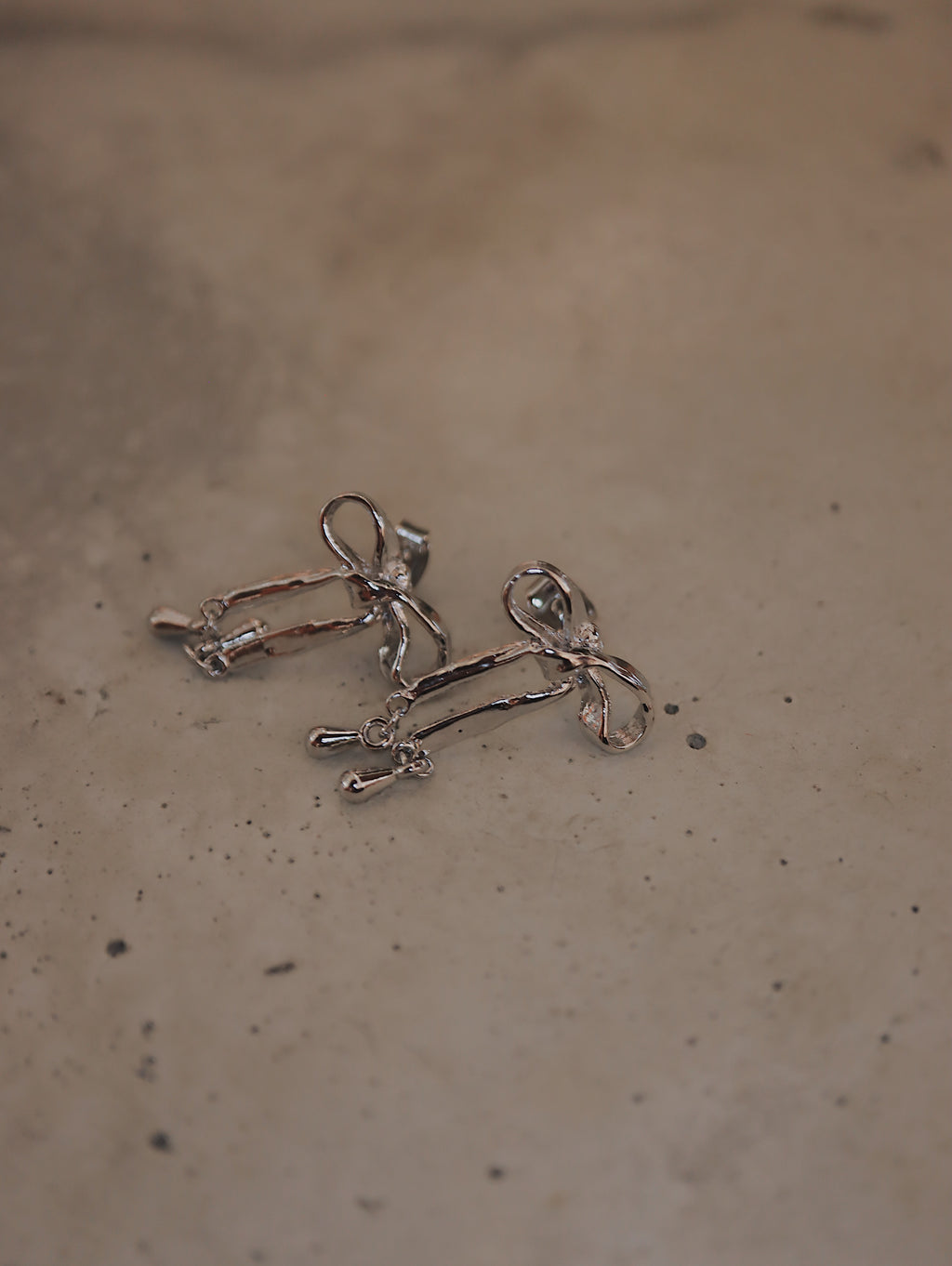 Ribbon earrings