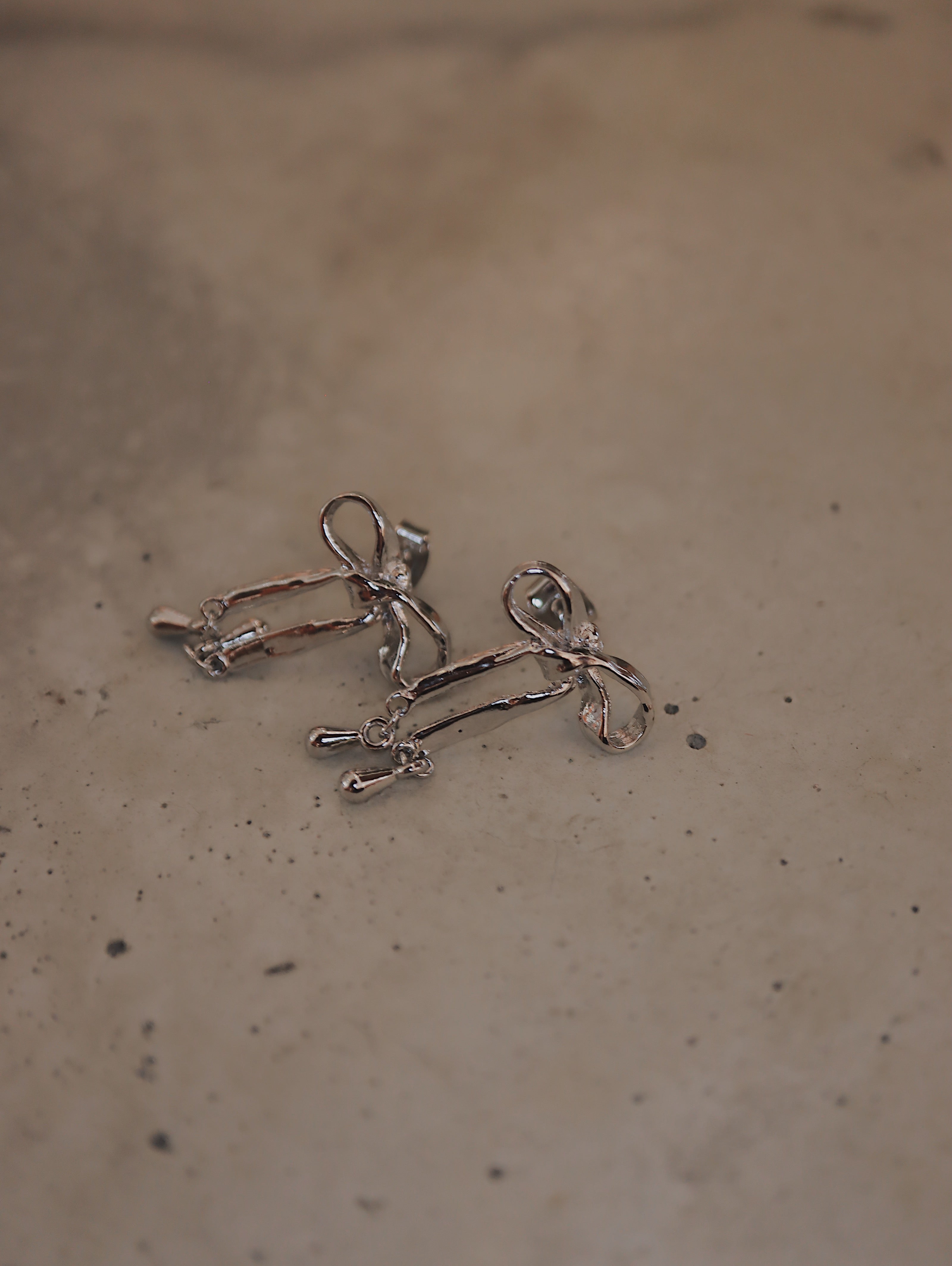 Ribbon earrings
