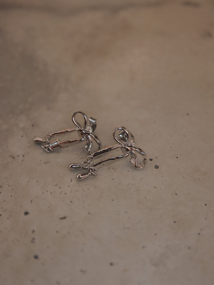 Ribbon earrings