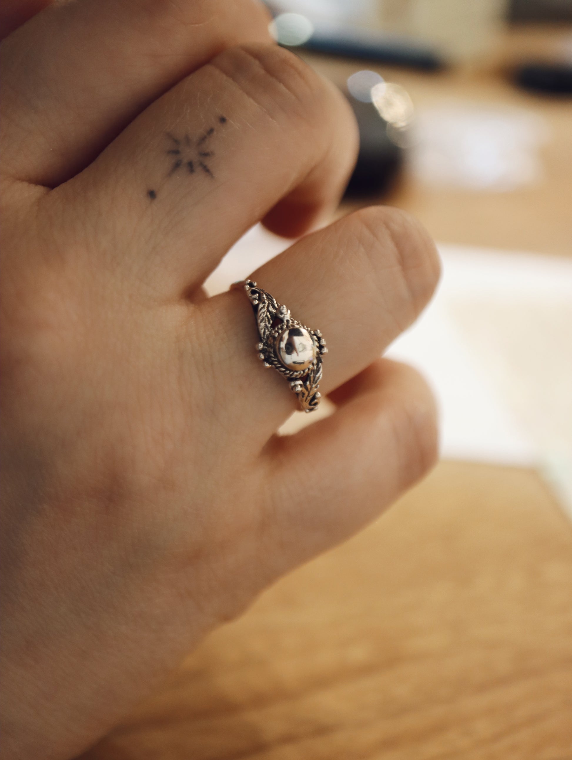 Bead & leaf 925 silver ring