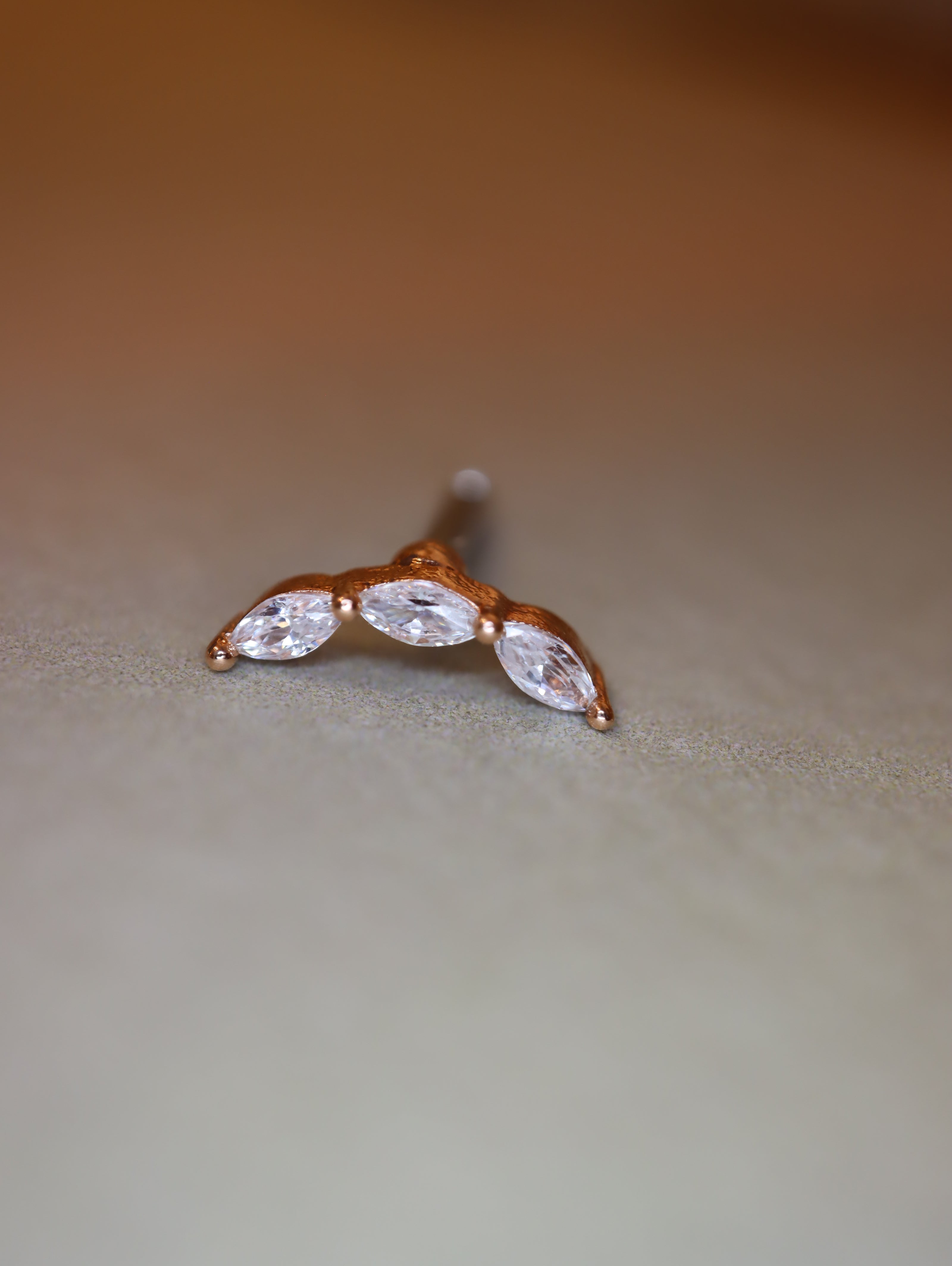 Cz curve bar stud surgical steel piercing (1pc)