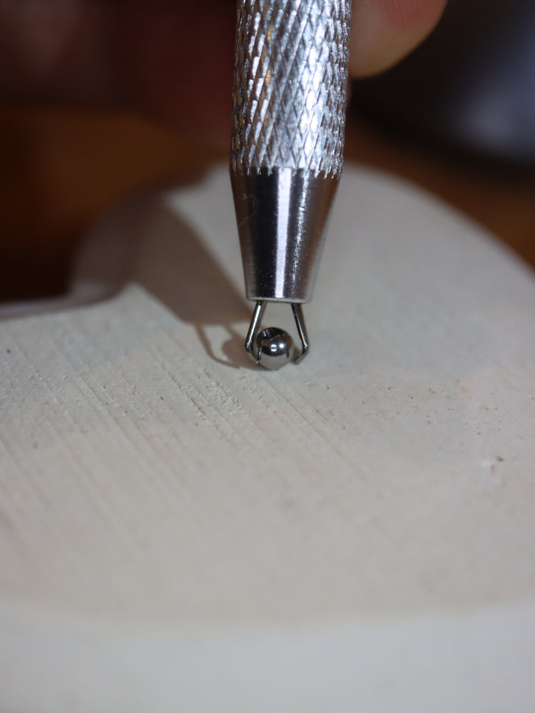 Ball grabber / holder tool