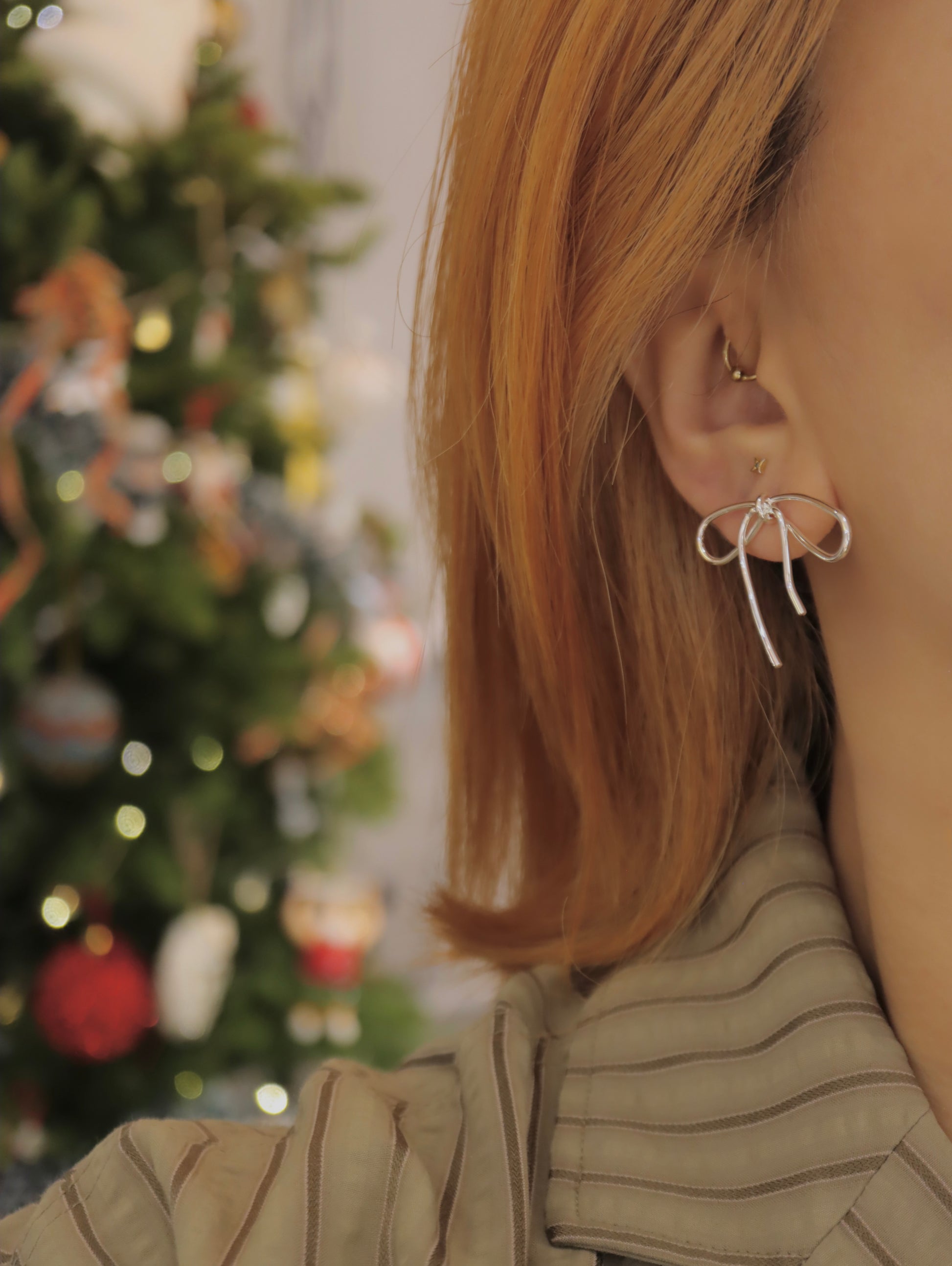 Wide ribbon earrings