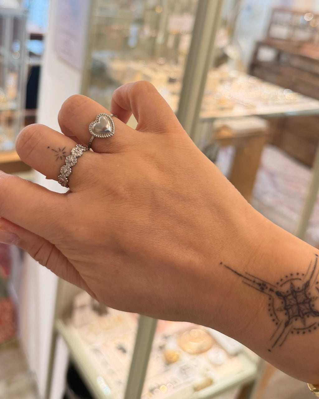 Daisy loop open size stainless steel ring