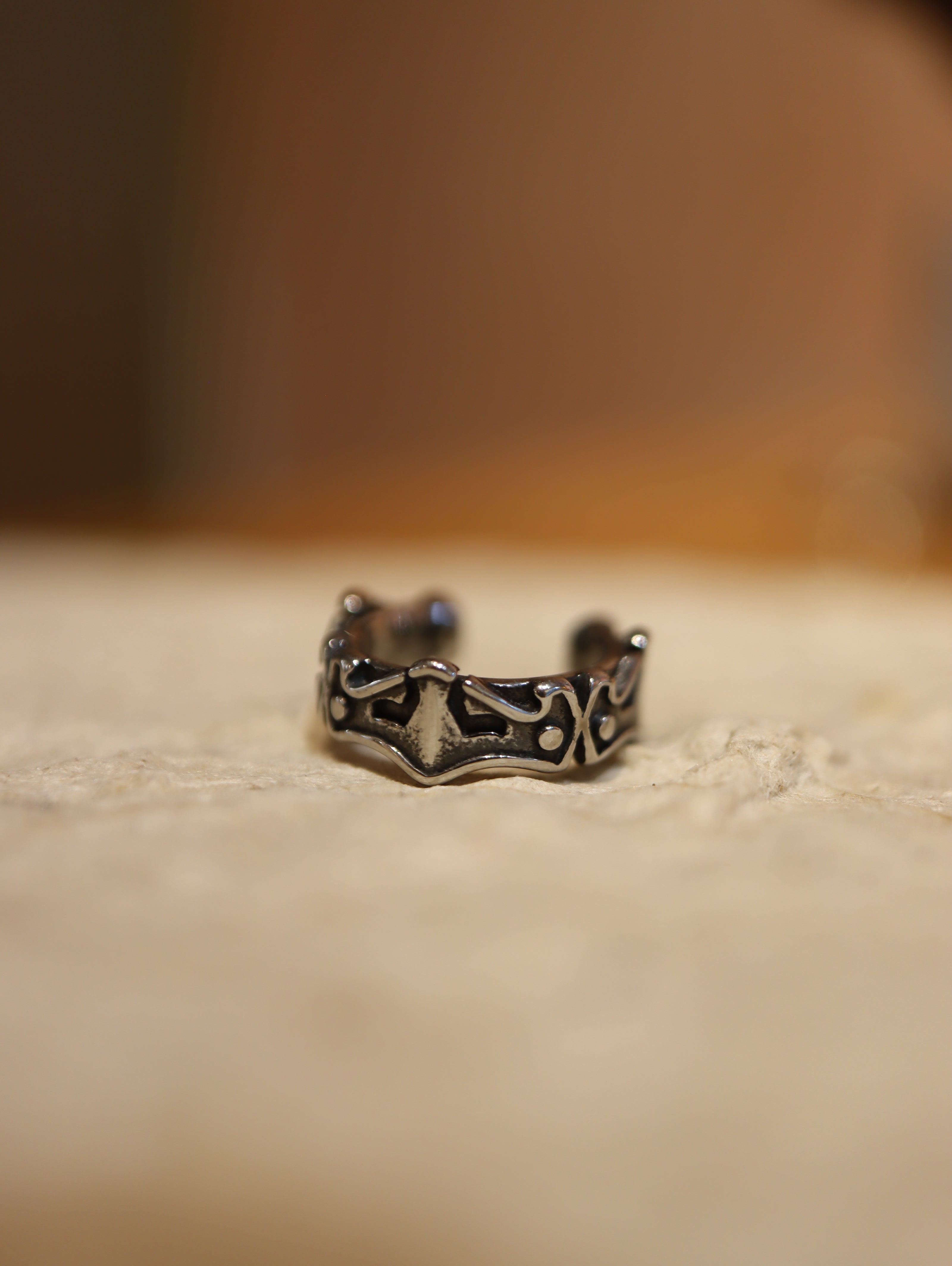Unisex surgical steel Earcuff