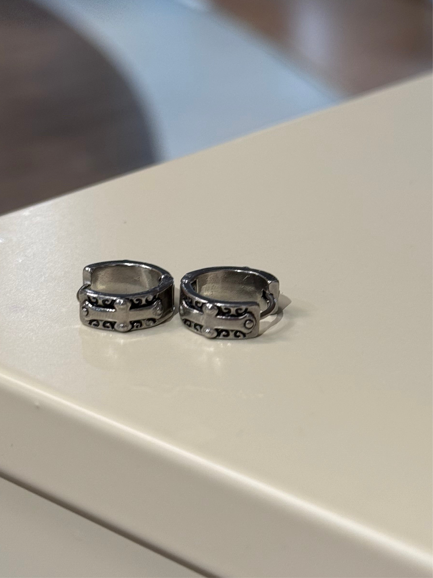 Surgical steel unisex hinge flat hoop earrings