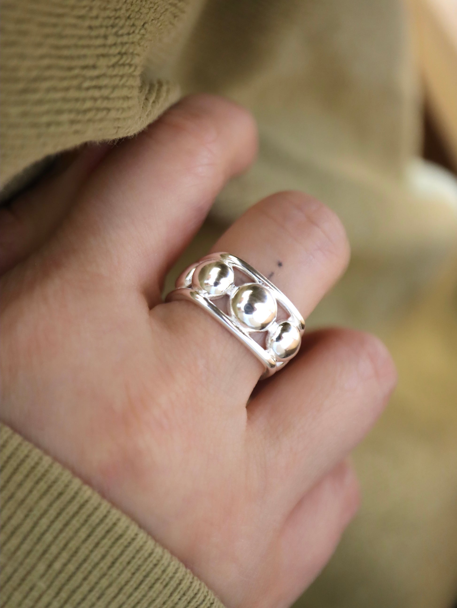 Open size 925 silver ball ring