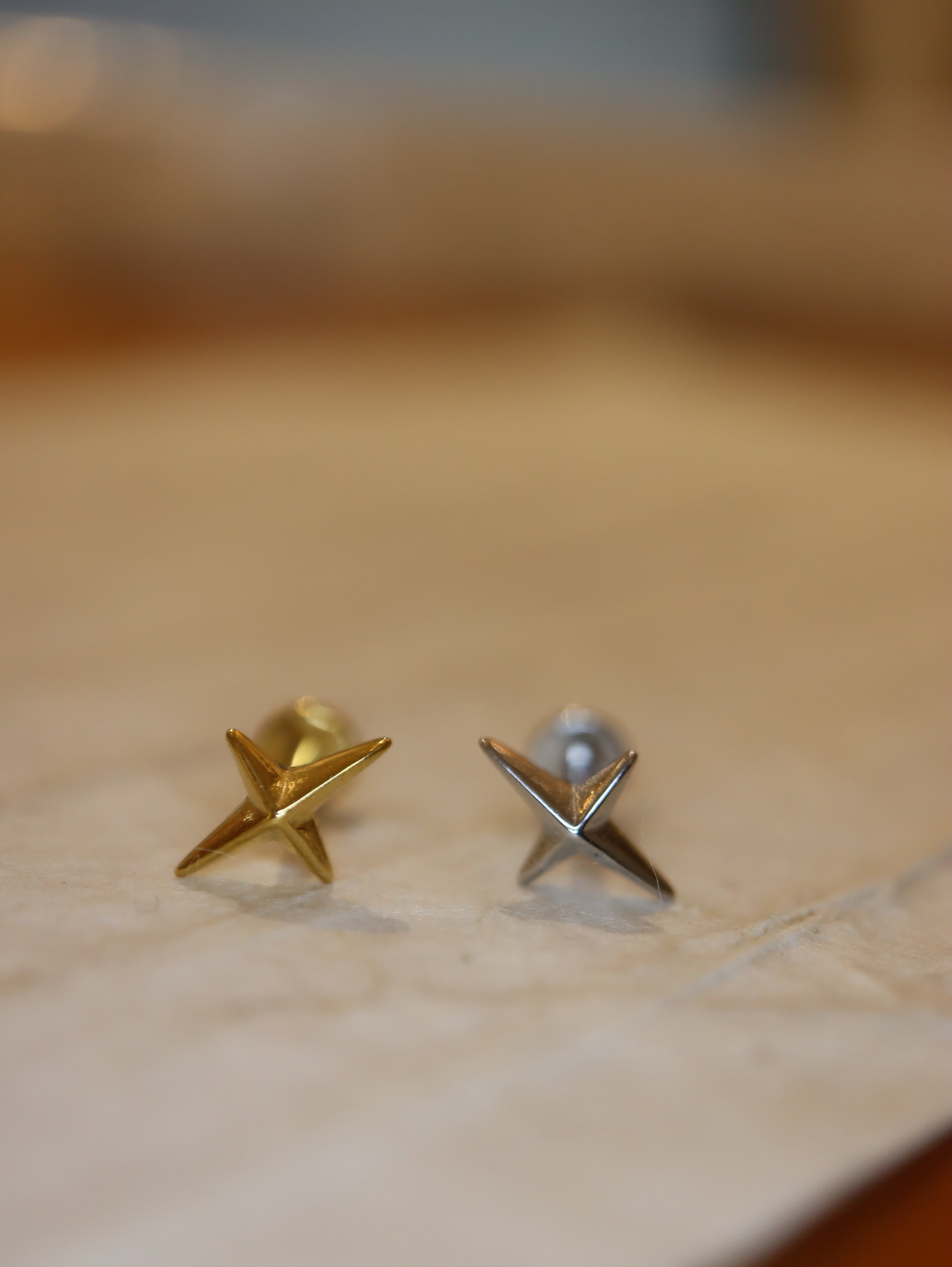 Cross stainless steel threadless flat back piercing