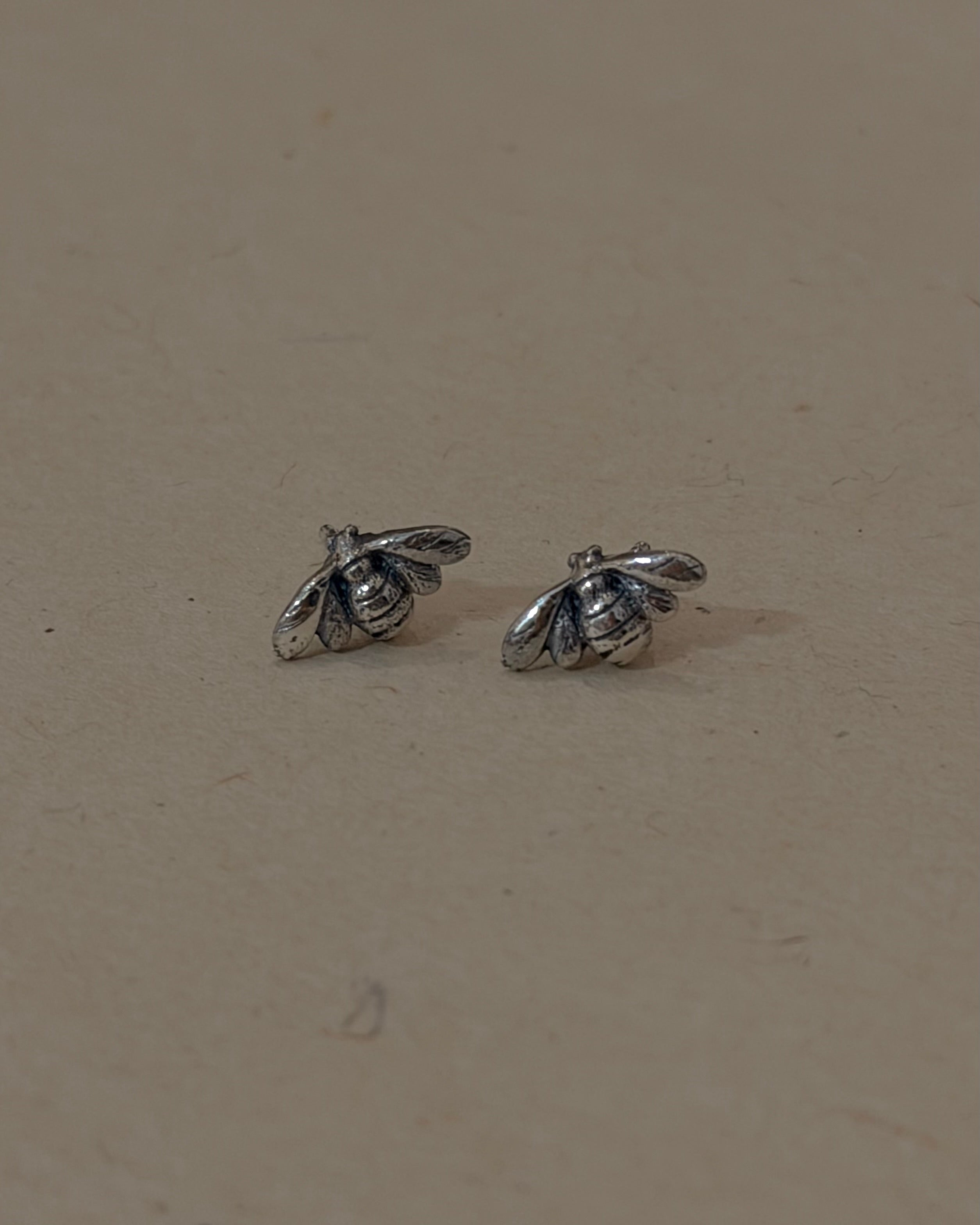 Bee stud 925 silver earrings