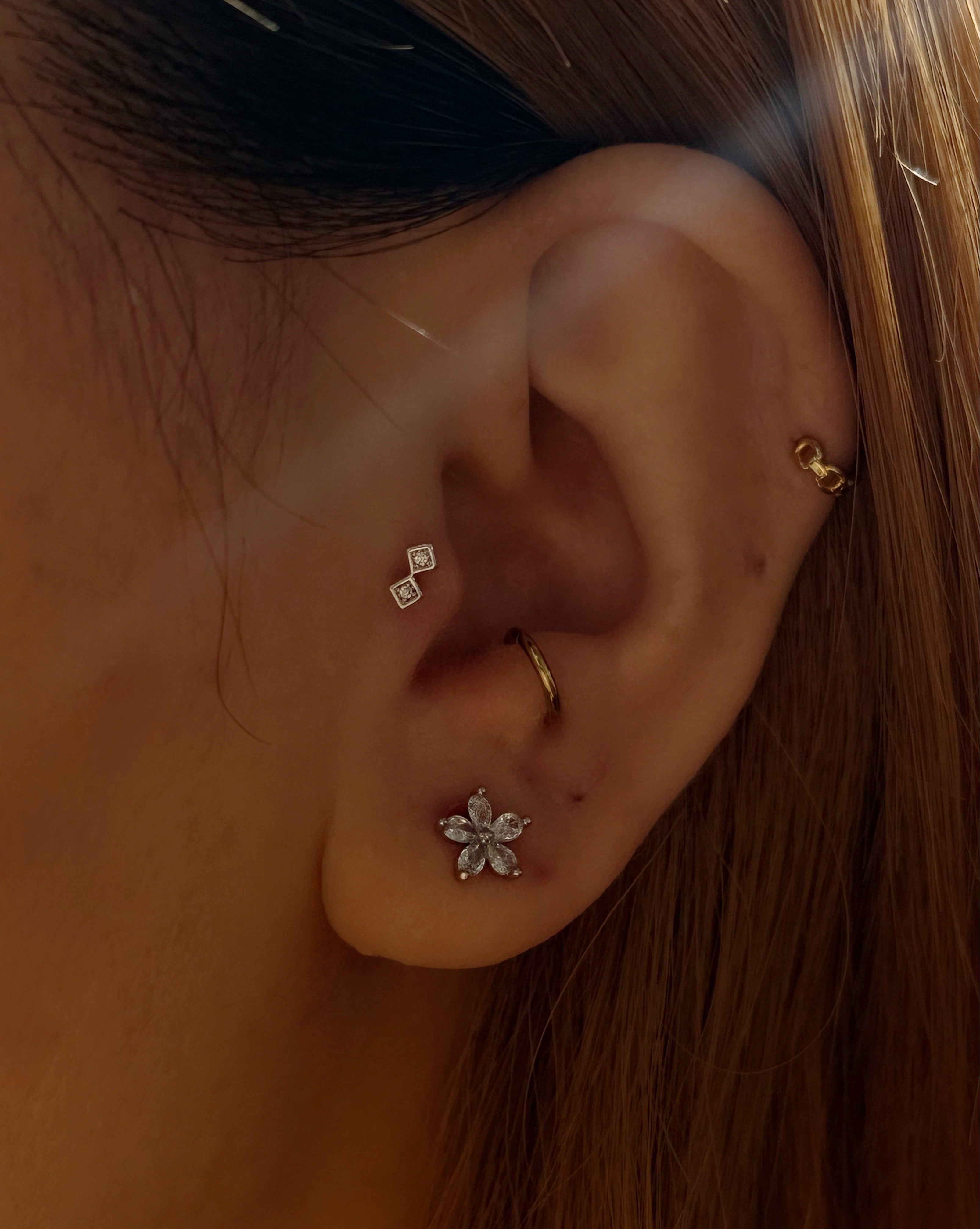 Flower cz surgical steel earring