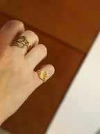 Ribbed Signet Pinky Ring