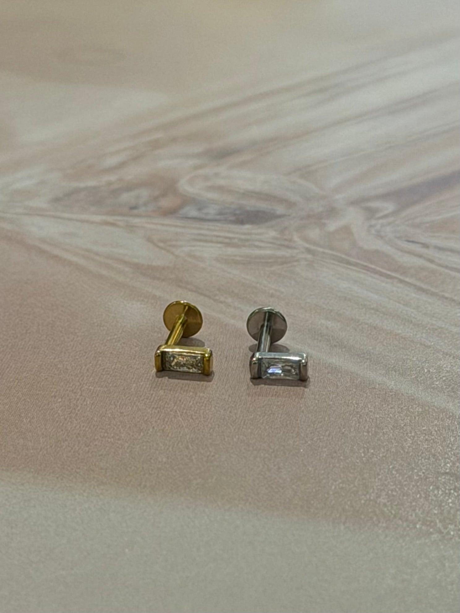 Rectangular cz threadless stud piercing